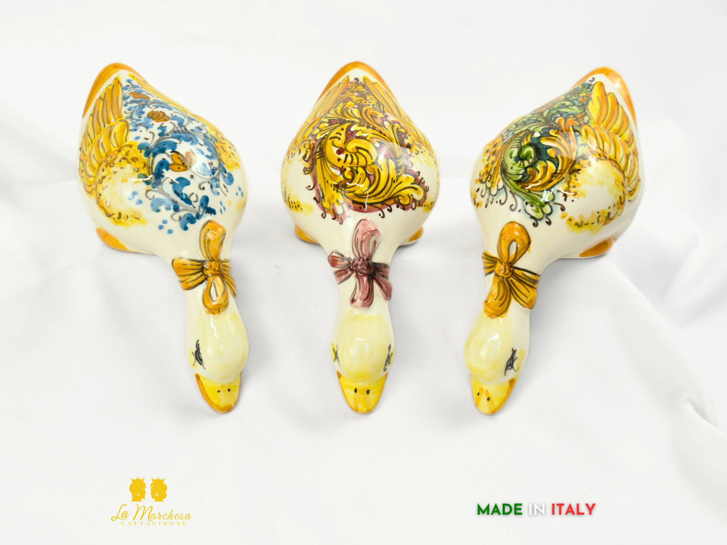Papera Curiosa in Ceramica di Caltagirone con Fiocco - Varie Misure