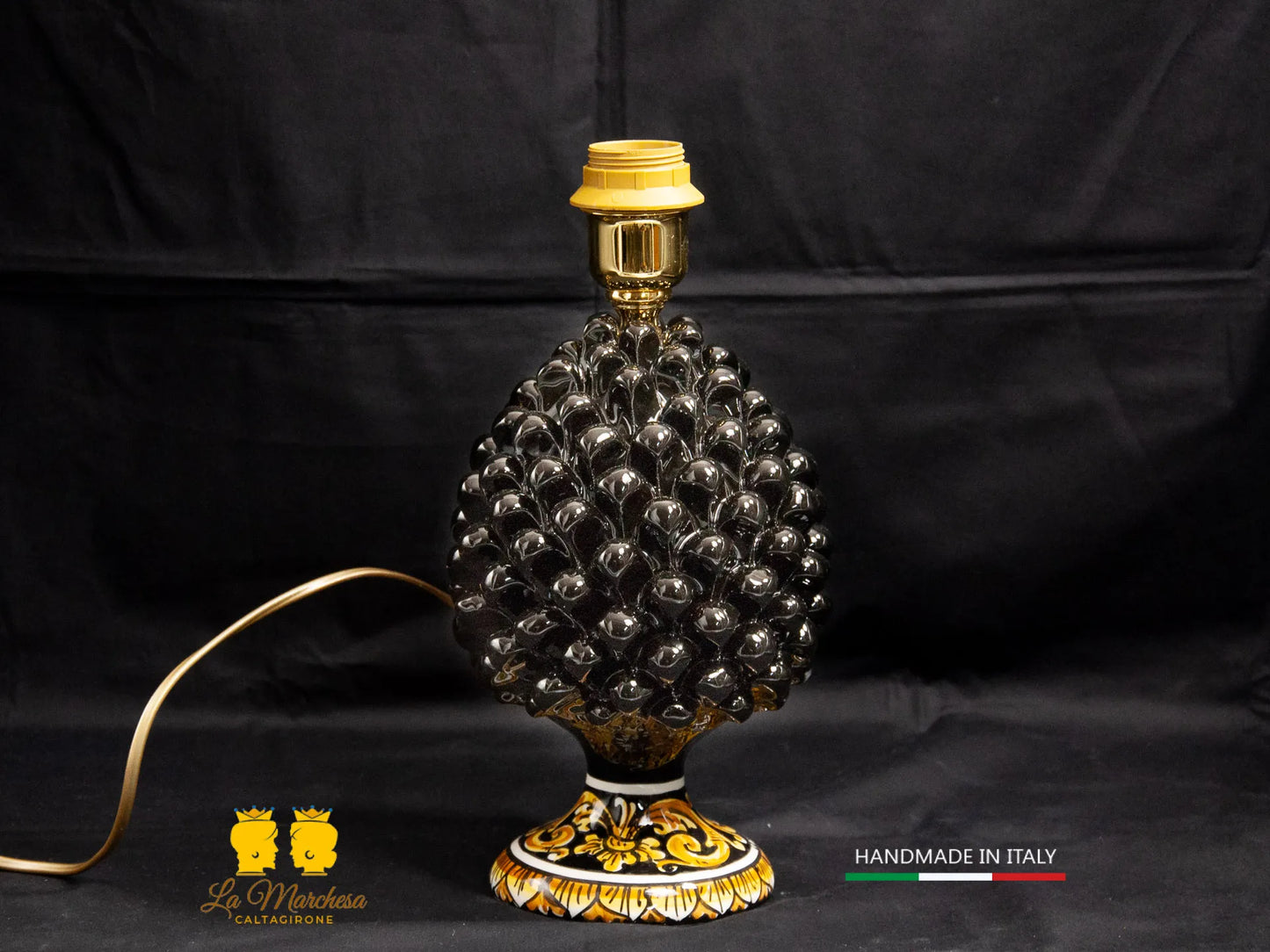 Lampada Pigna Siciliana Ceramica di Caltagirone base decorata nero 25cm