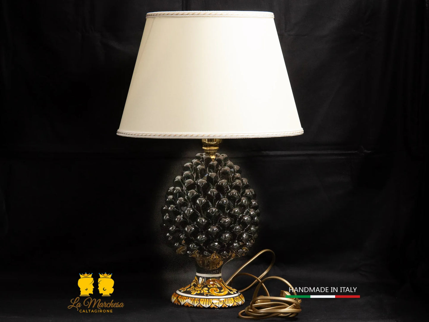 Lampada Pigna Siciliana Ceramica di Caltagirone base decorata nero 25cm