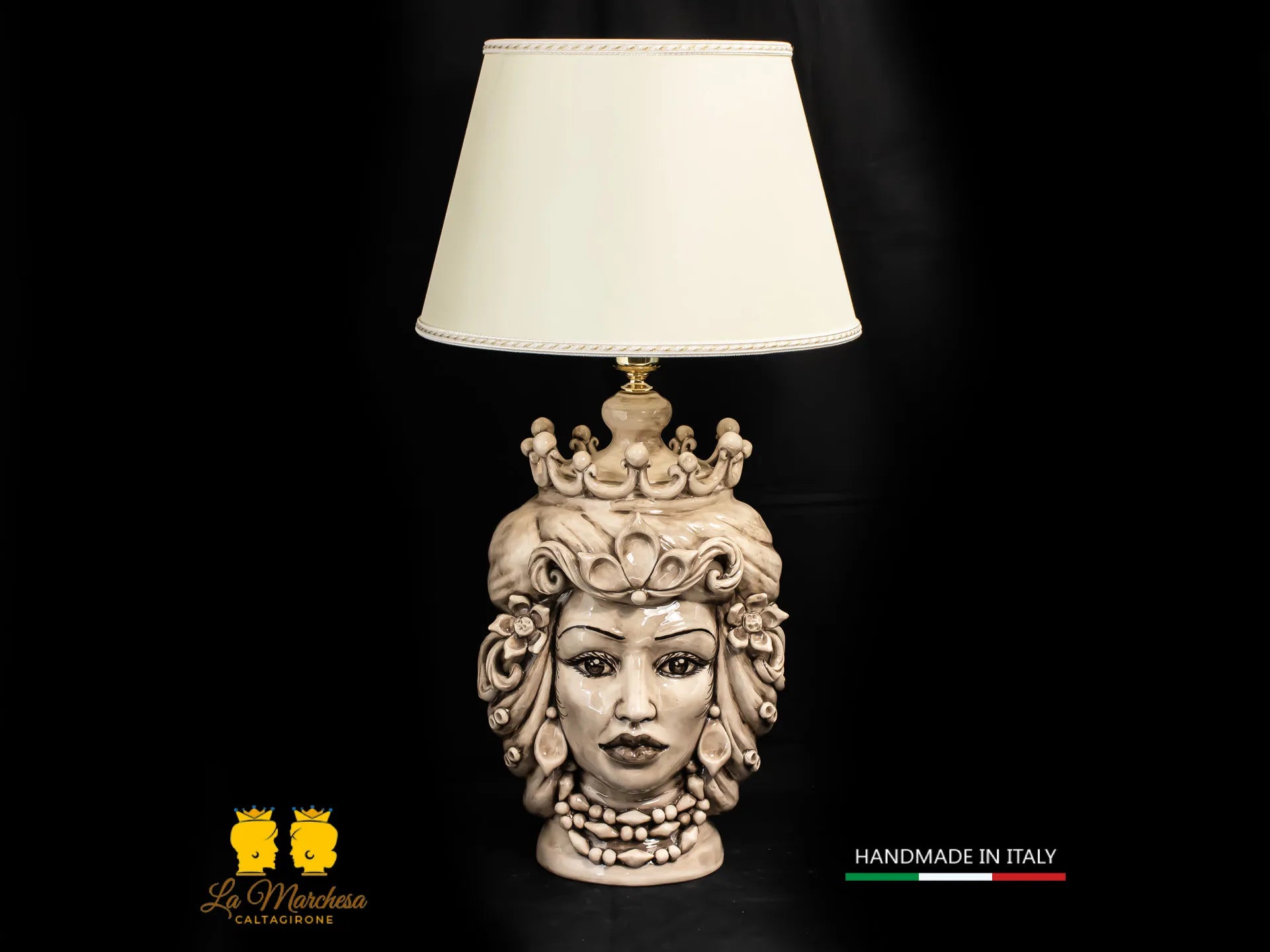 abat-jour volto donna in ceramica