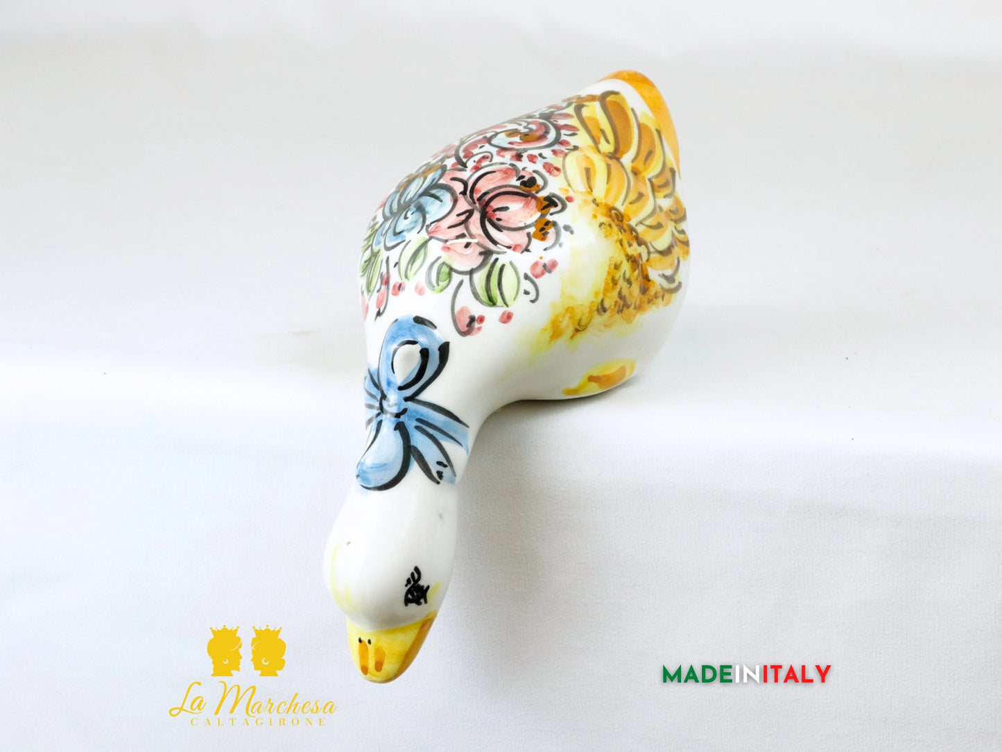 Papera curiosa in Ceramica di Caltagirone con fiocco decorata - Varie Misure