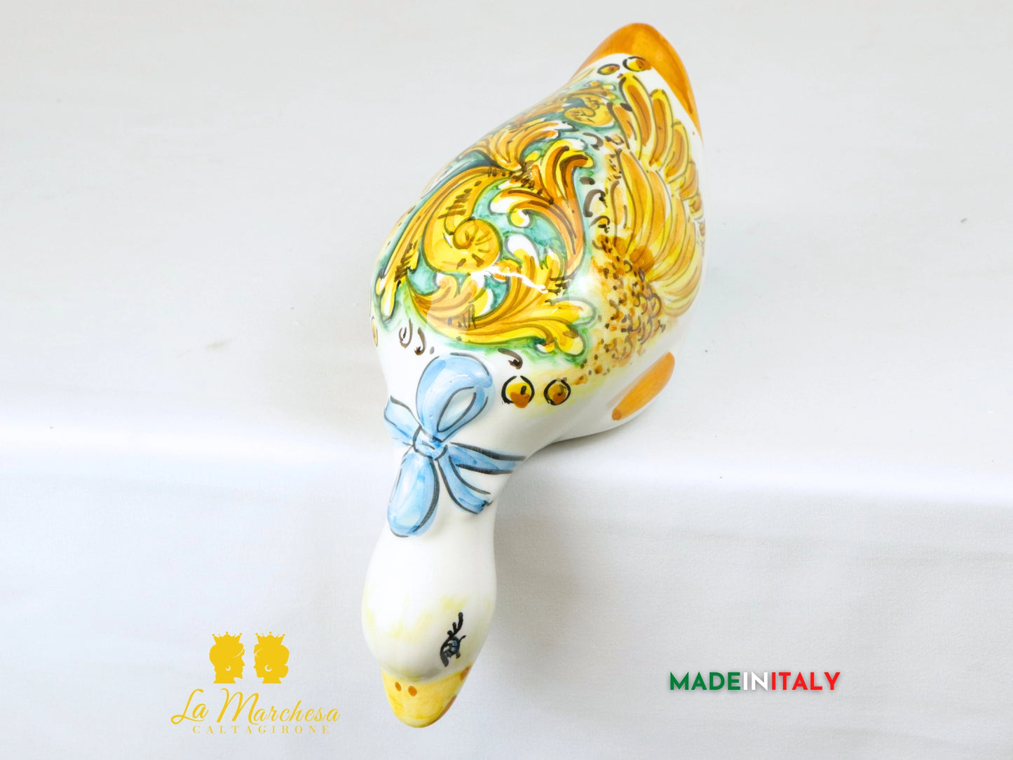 Papera curiosa in Ceramica di Caltagirone con fiocco decorata - Varie Misure