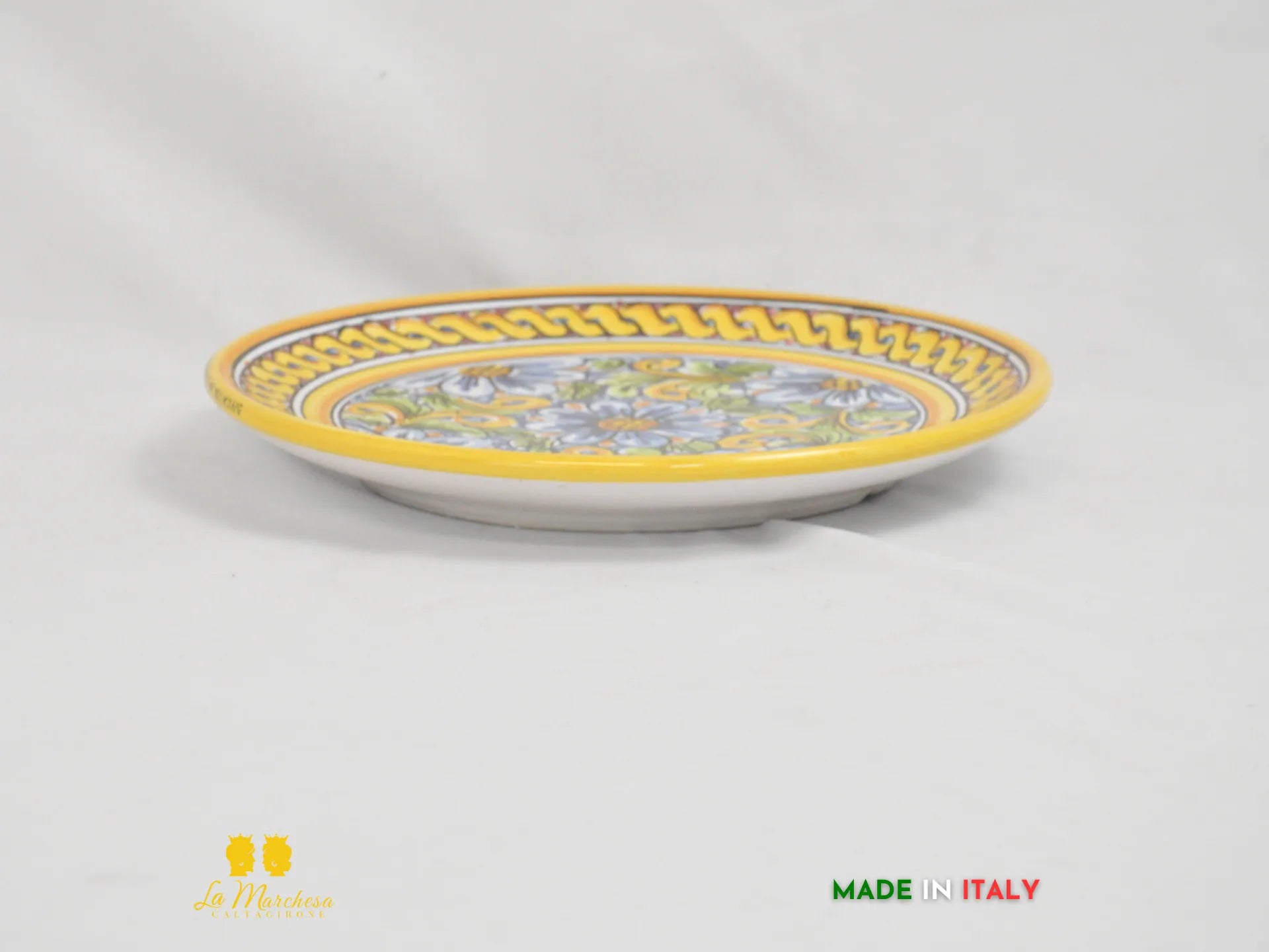 Piatto in Ceramica di Caltagirone rotondo treccia gialla ornato fiori 25cm