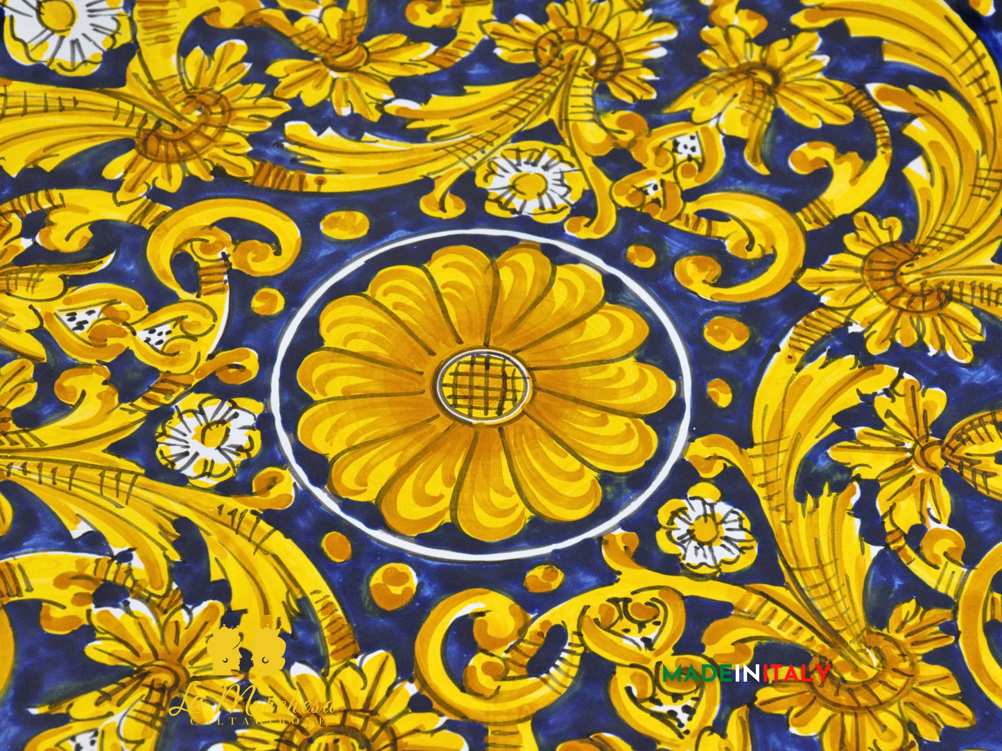 Piatto in Ceramica di Caltagirone Fangotto blu cobalto ornato fiore treccia 44cm