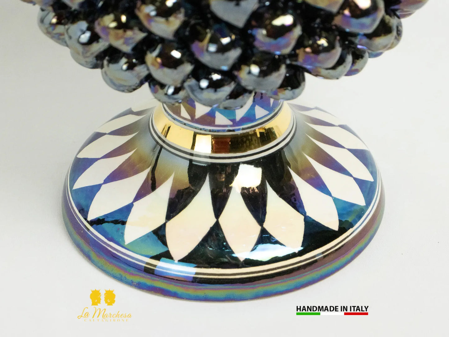 Pigna Siciliana in Ceramica di Caltagirone Artigianale Nero Madreperla Oro 31cm