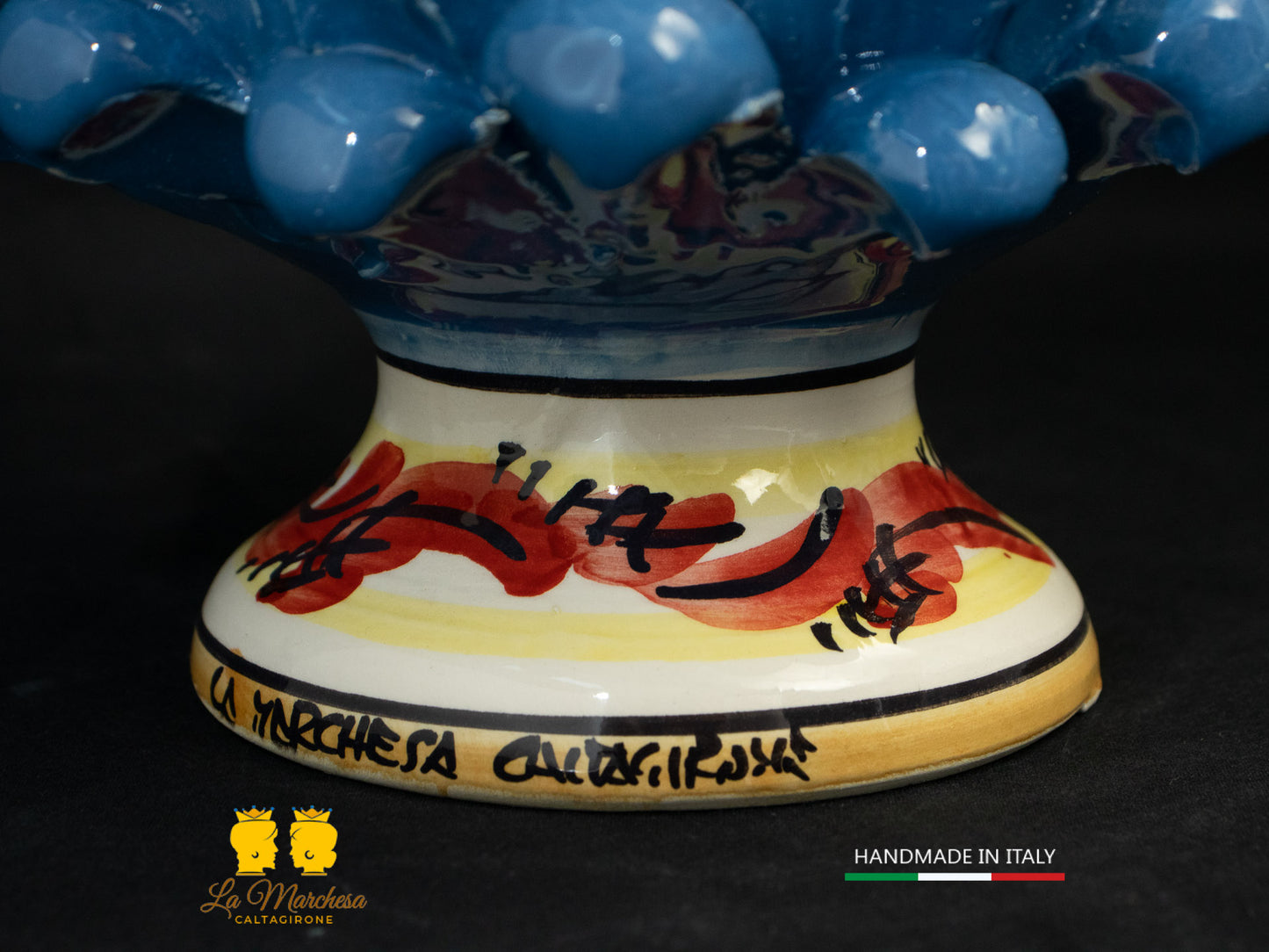 Pigna Siciliana in Ceramica di Caltagirone blu antico base bianco 26cm