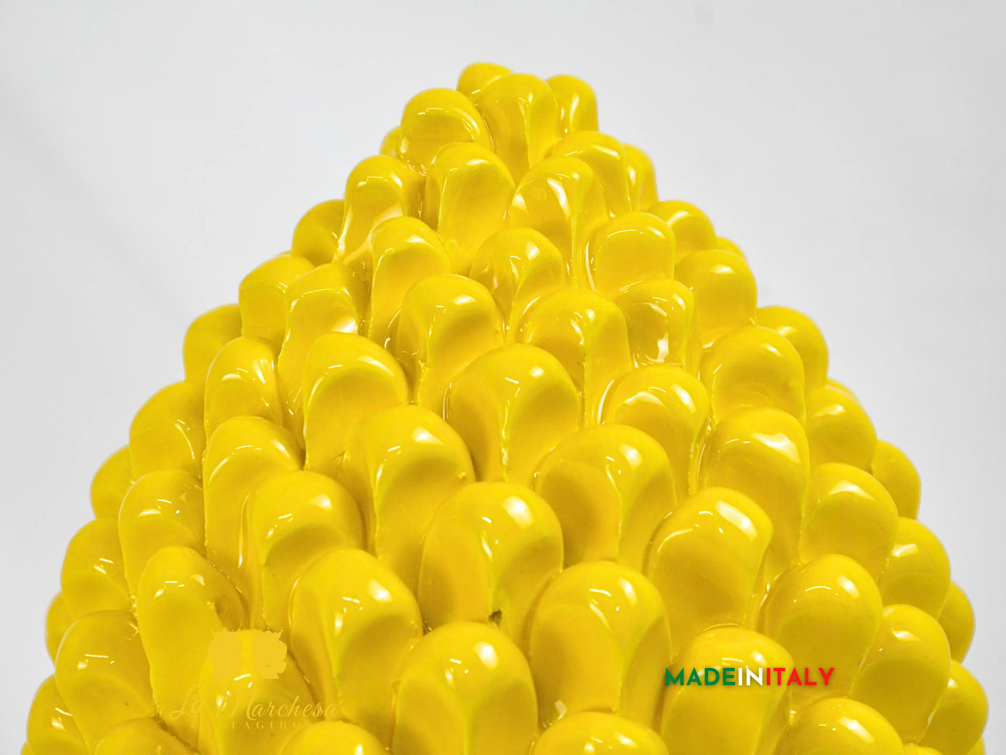 Pigna Siciliana in Ceramica di Caltagirone Giallo base ornato 31cm