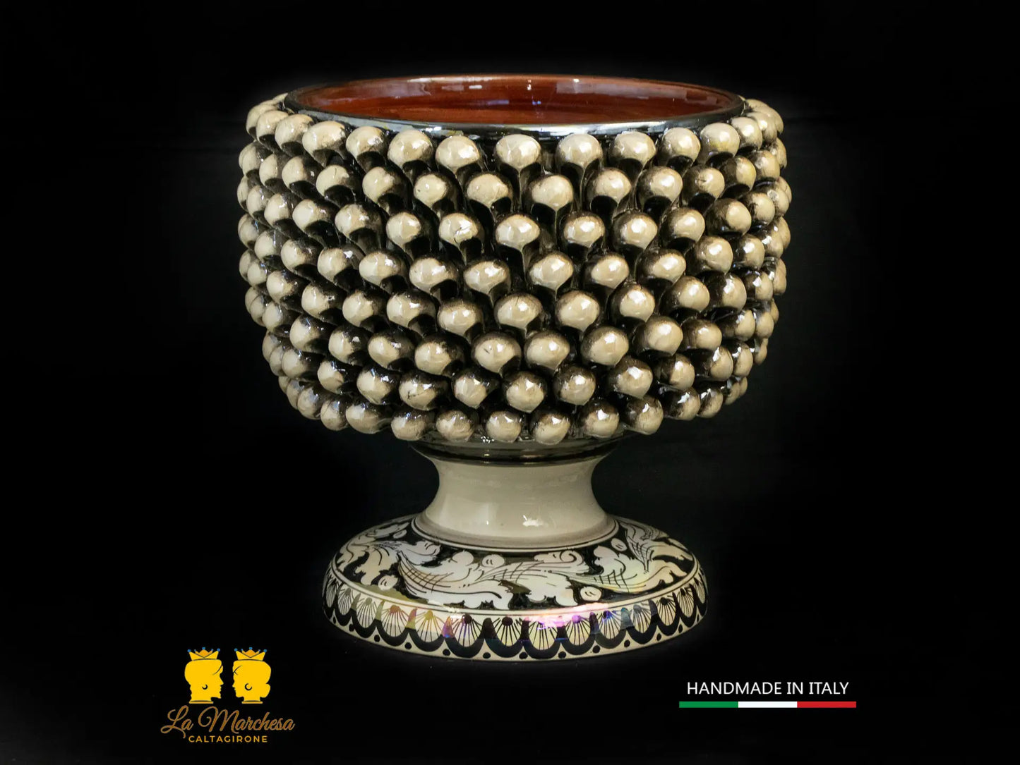 Portavaso mezza Pigna Siciliana Ceramica di Caltagirone nero fumè ornato marrone 27cm