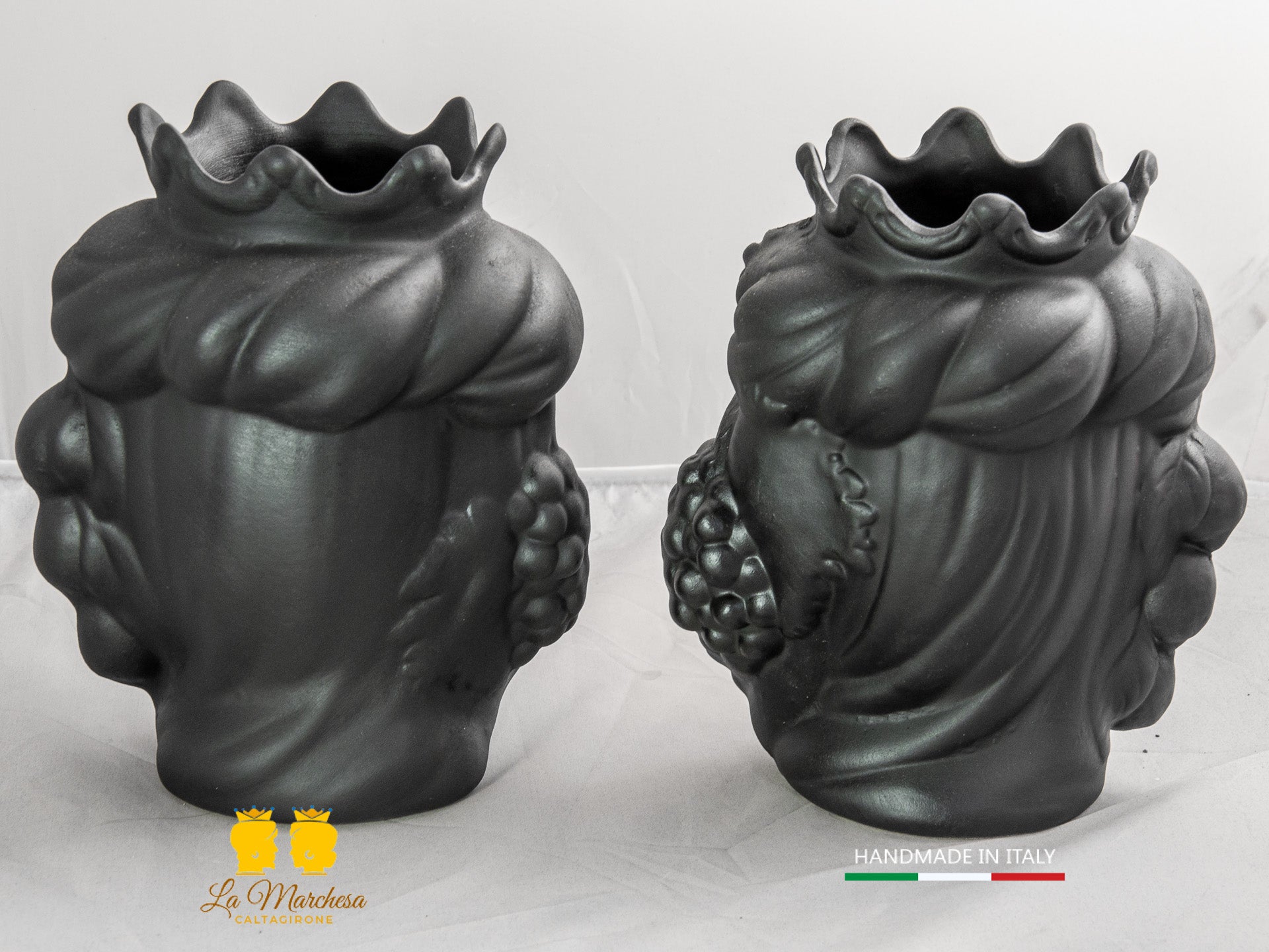 Coppia Teste di Moro Ceramica di Caltagirone in terracotta Nero satinato frutta
