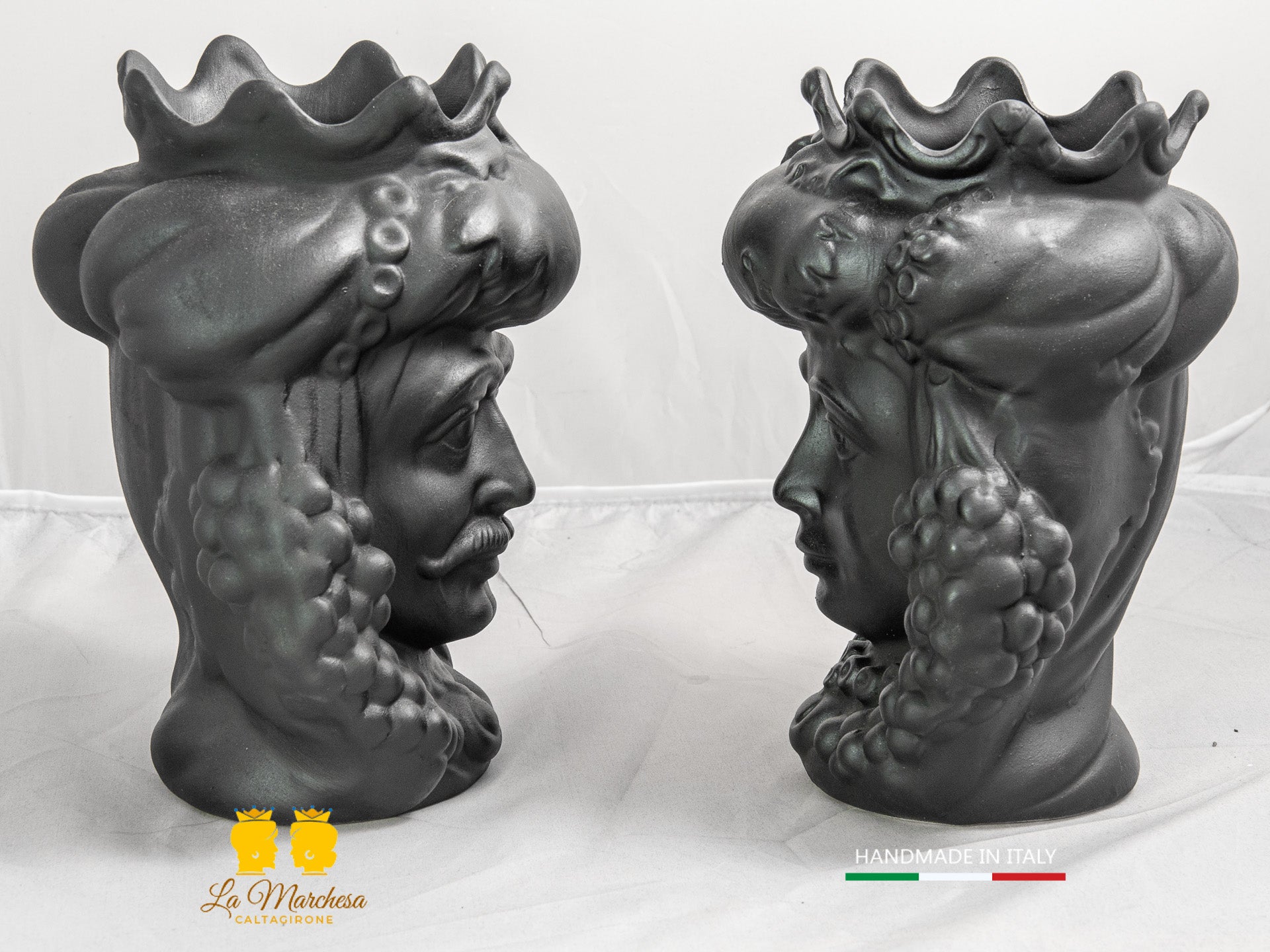 Coppia Teste di Moro Ceramica di Caltagirone in terracotta Nero satinato frutta