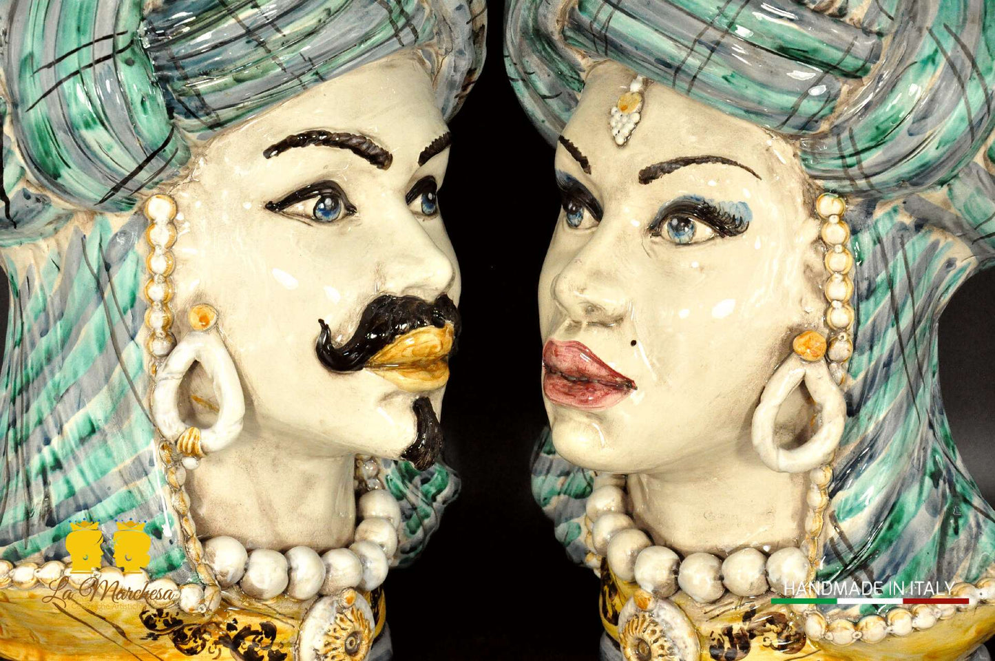 Dettaglio Teste di Moro in ceramica di Caltagirone busto 43cm