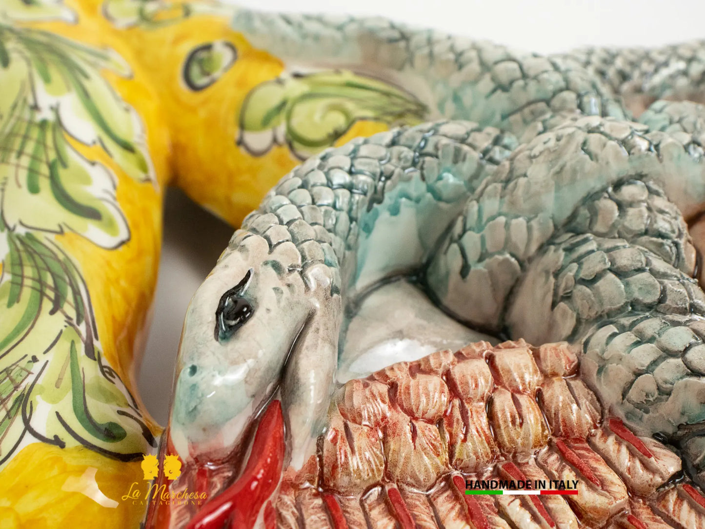 triskele siciliano decorato a mano