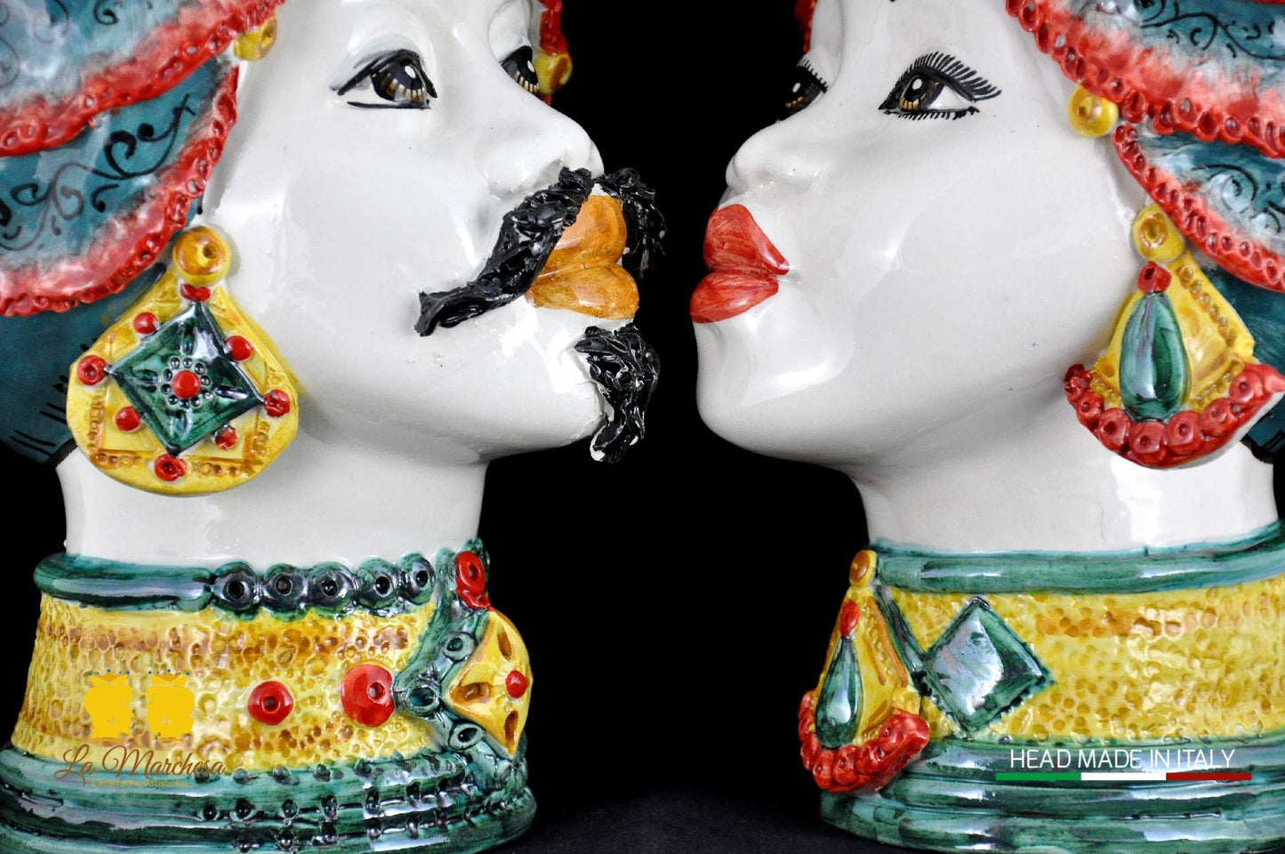 dettaglio teste siciliane in ceramica