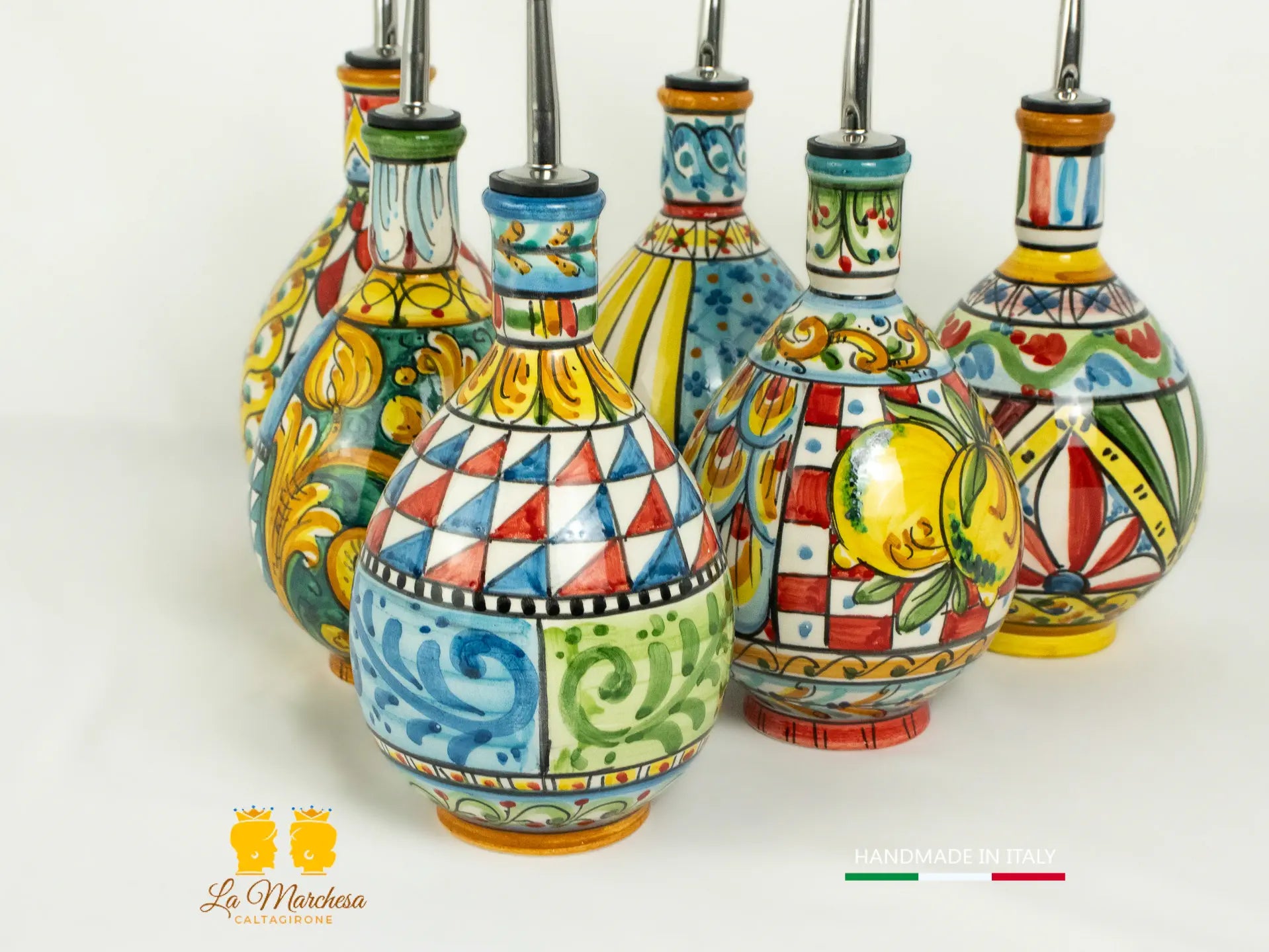 Oliera in Ceramica di Caltagirone decorata a mano tonda dosatore