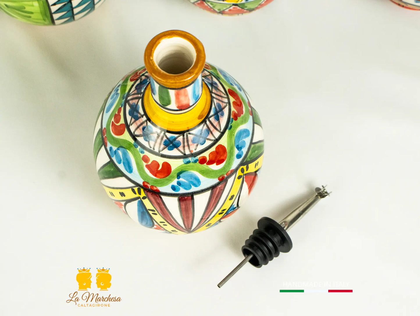 Oliera in Ceramica di Caltagirone decorata a mano tonda dosatore