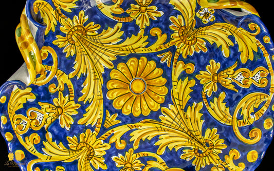 Cos'è la ceramicha di Caltagirone?