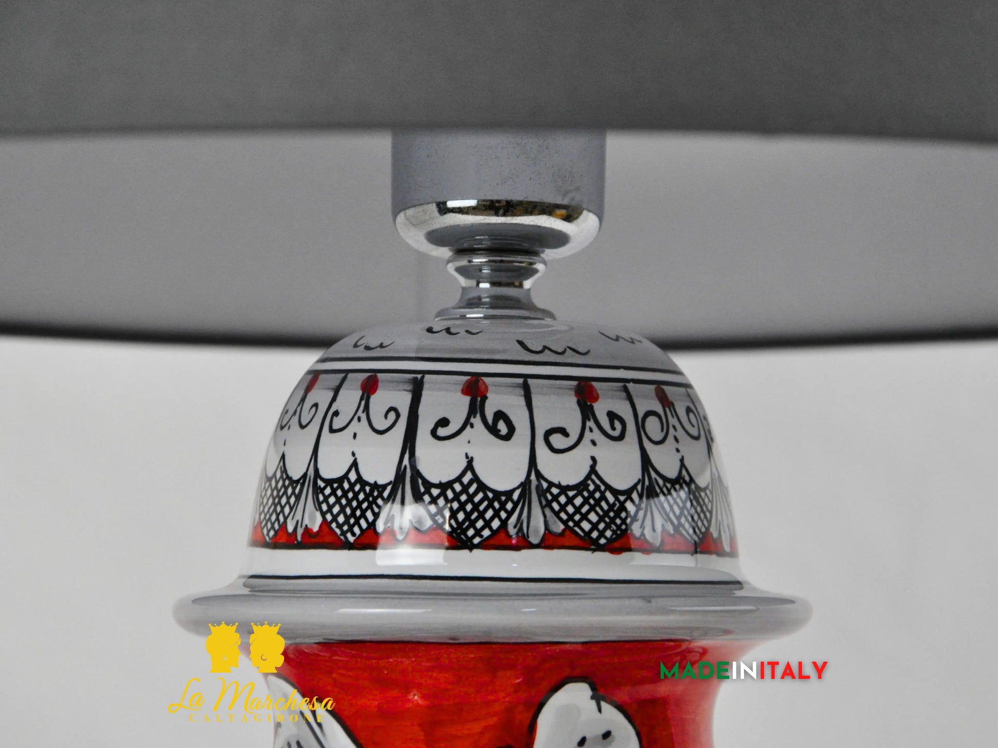 Lampada Ornato Bianco Rosso Ceramica di Caltagirone Paralume 60cm