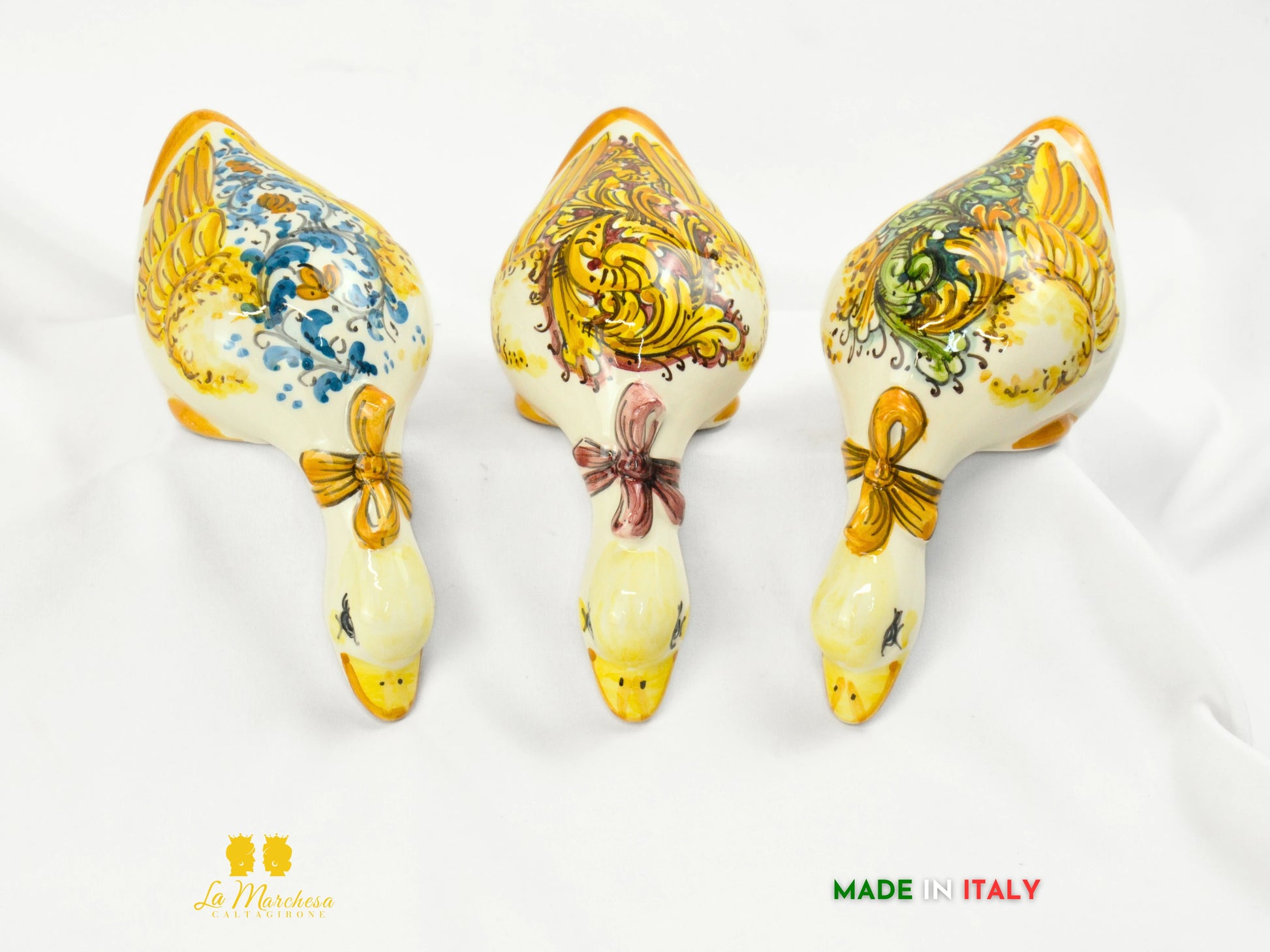 Papera Curiosa in Ceramica di Caltagirone con Fiocco - Varie Misure