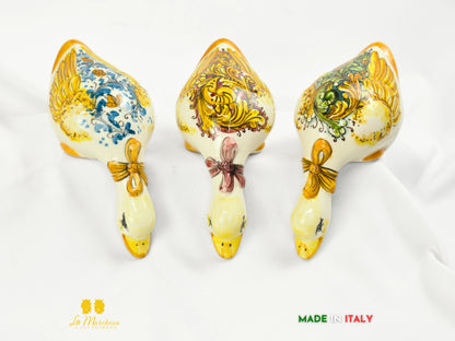 Papera Curiosa in Ceramica di Caltagirone con Fiocco - Varie Misure