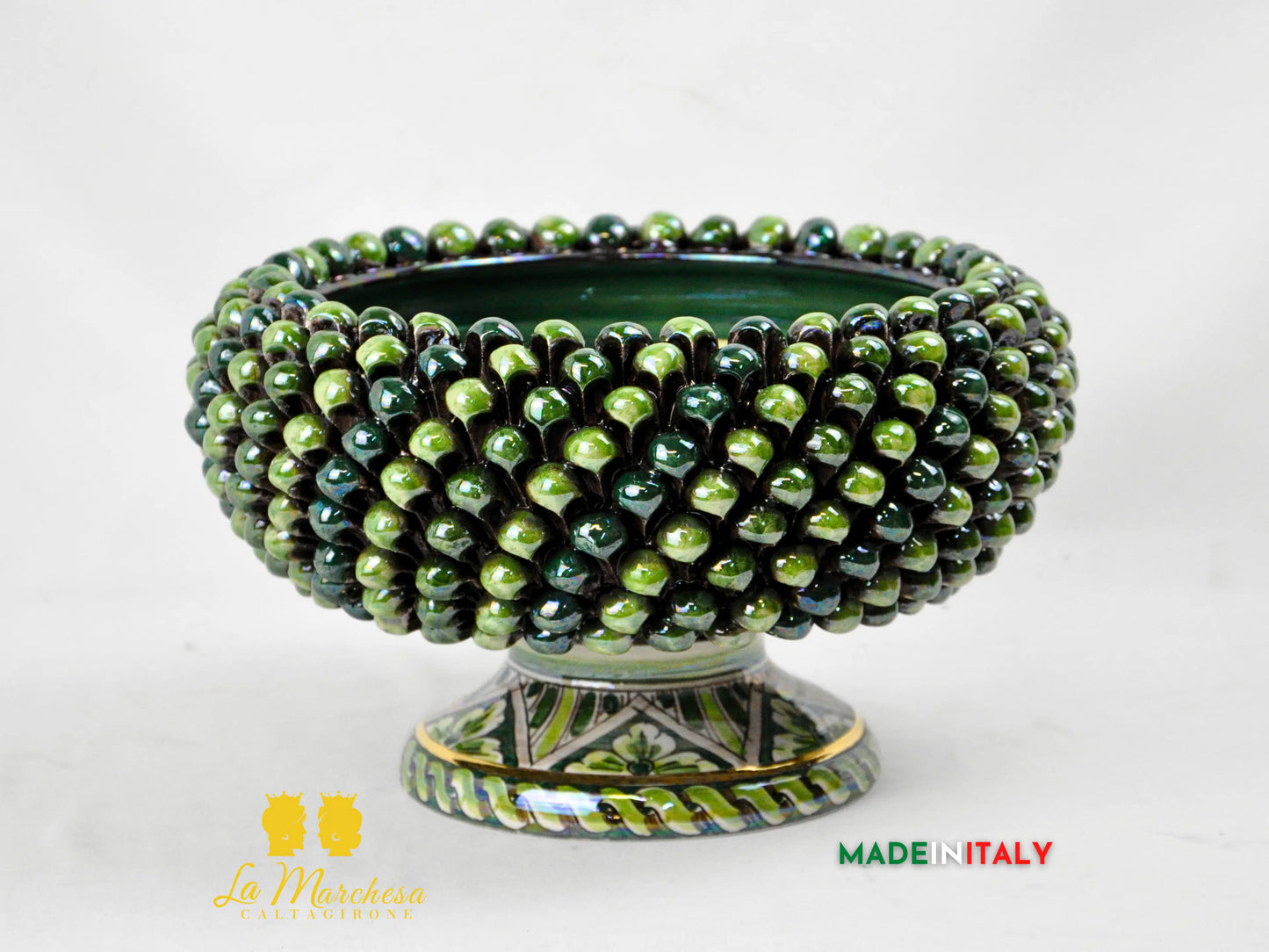 Centrotavola con Piede Pigna Siciliana Madreperla e Oro in Ceramica di Caltagirone – Ø 30 cm