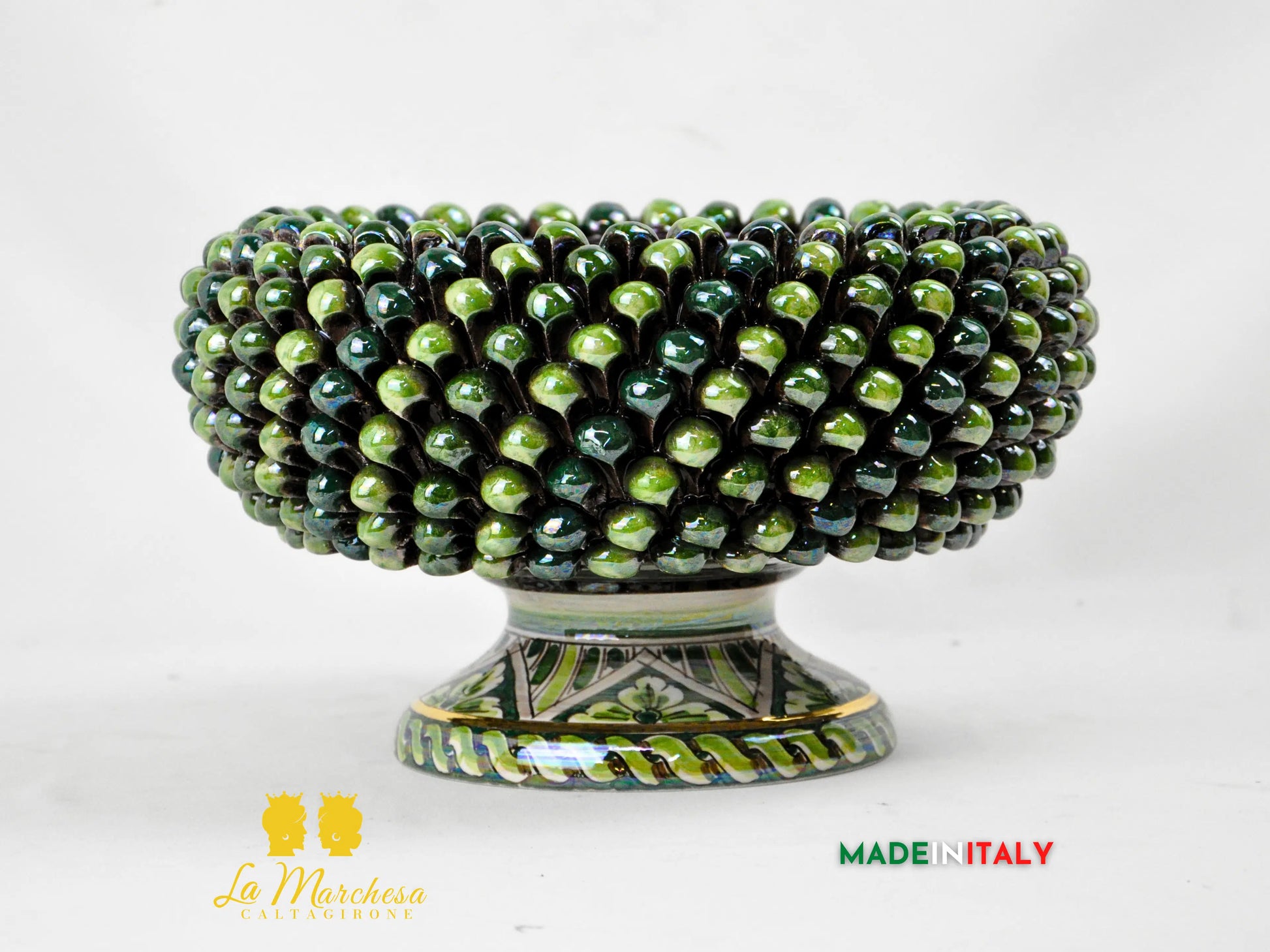 Centrotavola con Piede Pigna Siciliana Madreperla e Oro in Ceramica di Caltagirone – Ø 30 cm