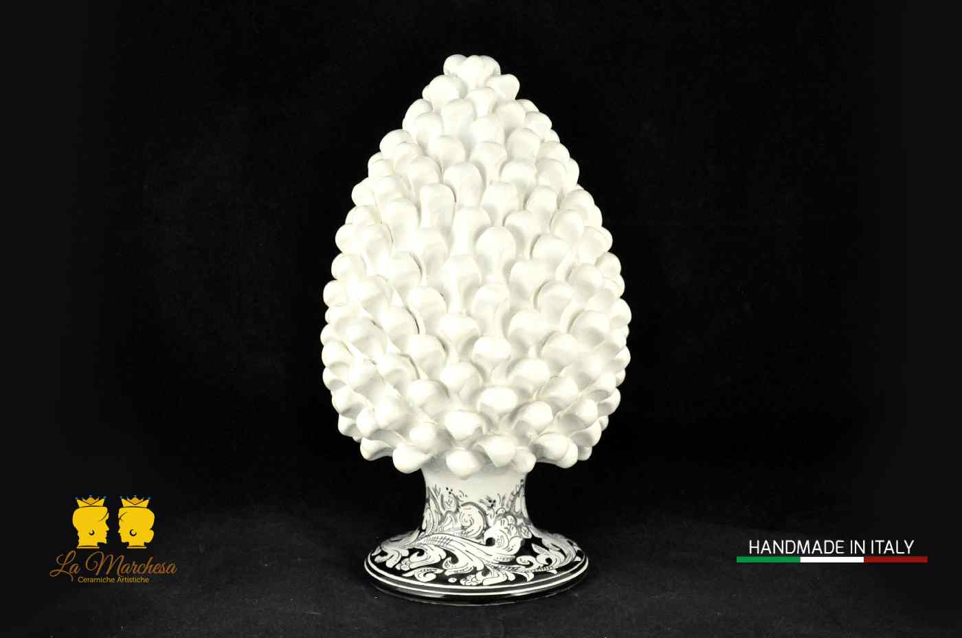 Elegante Pigna Siciliana in Ceramica di Caltagirone Bianco Ornato