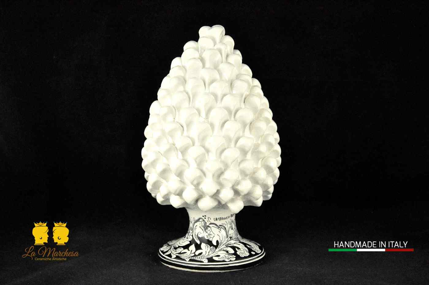 Elegante  Pigna Siciliana in Ceramica di Caltagirone Bianco Ornato