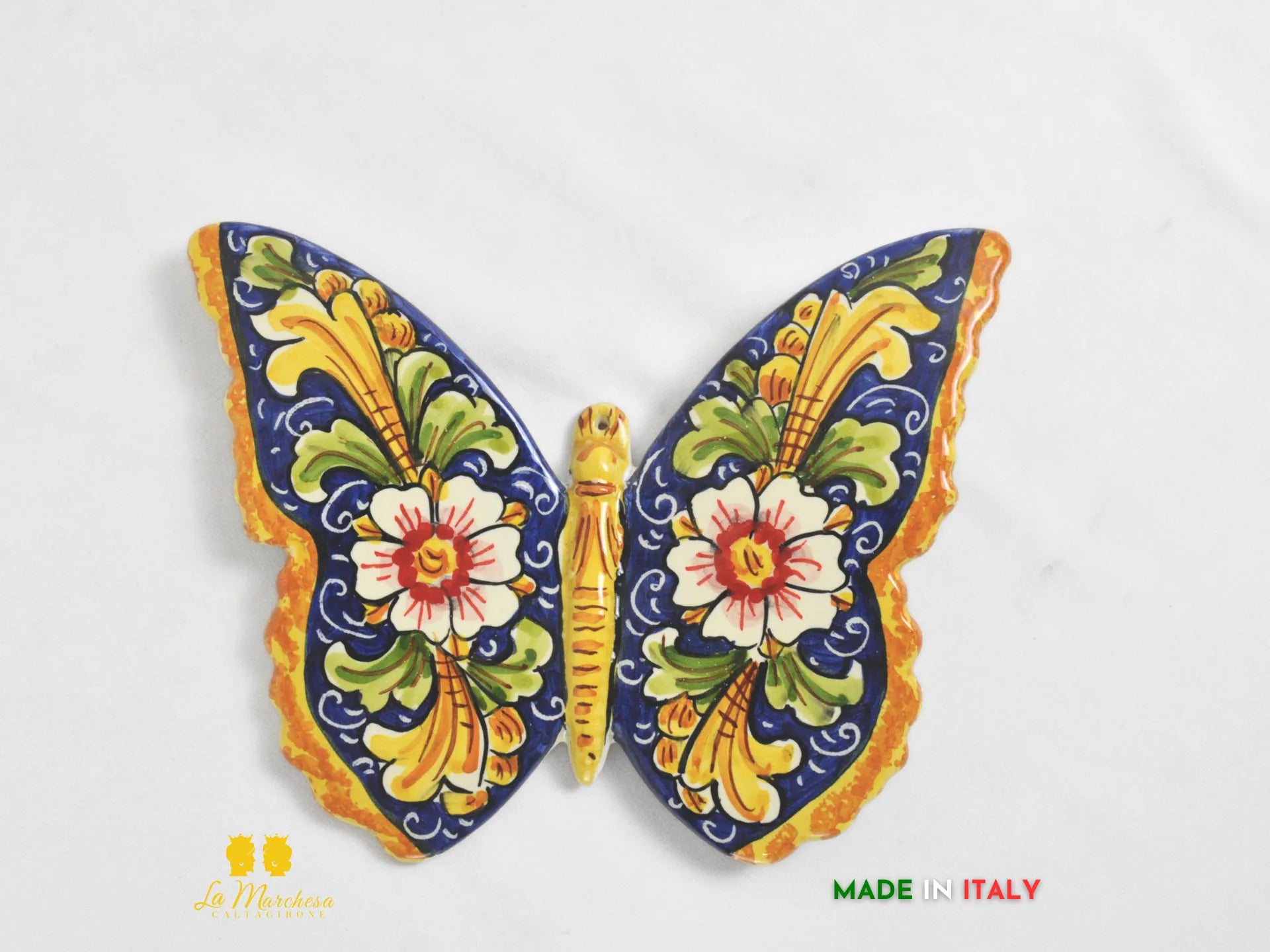 Farfalla dipinta a mano