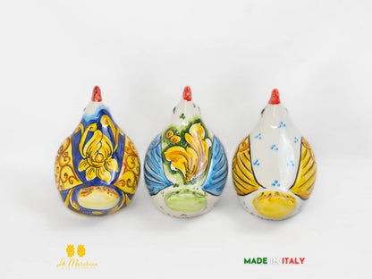 Gallina in Ceramica di Caltagirone decorata