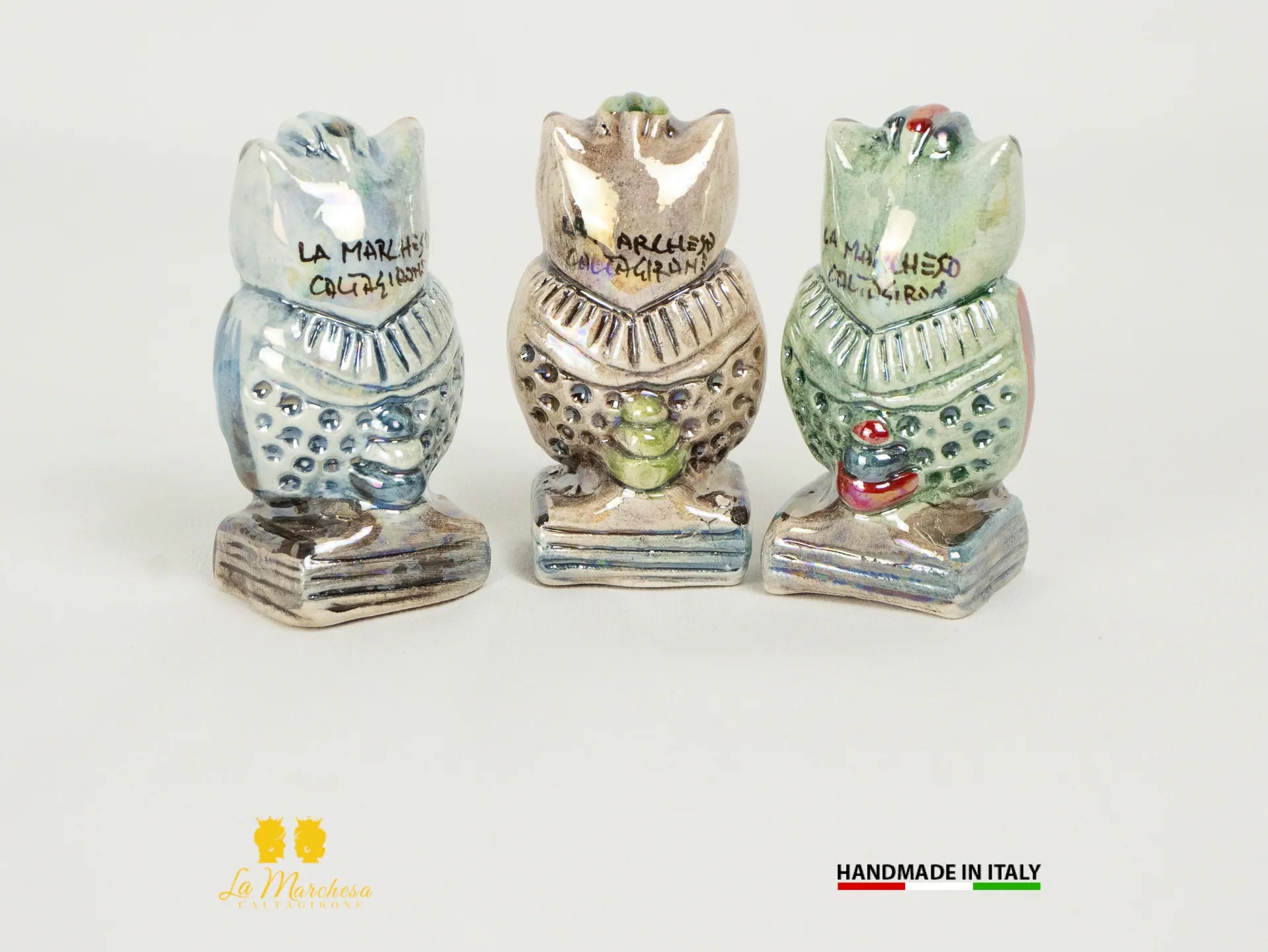 Gufetto in Ceramica di Caltagirone madreperla bomboniera laurea