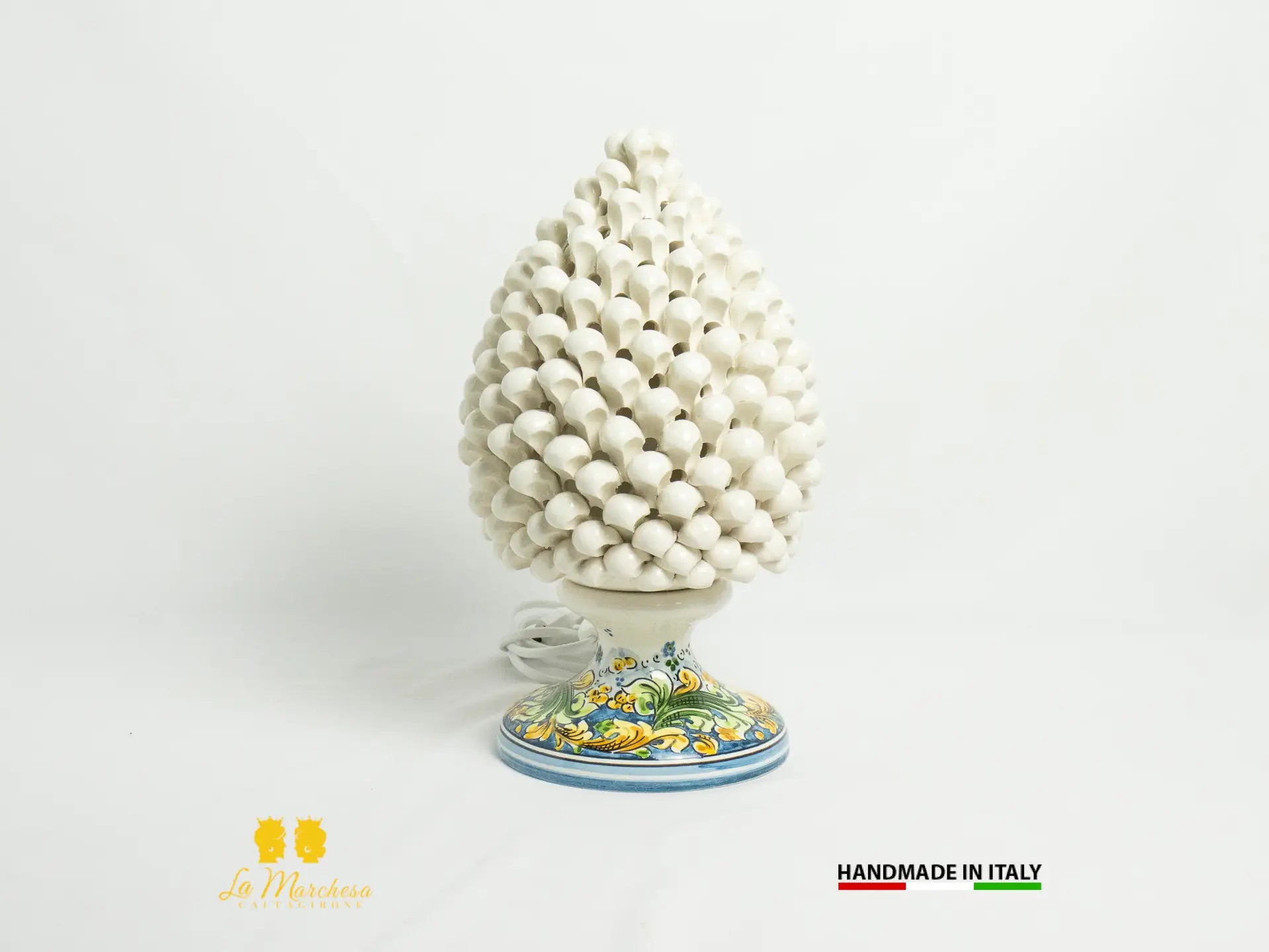 Lampada Pigna traforata Ceramica di Caltagirone bianca ornato blu 30cm