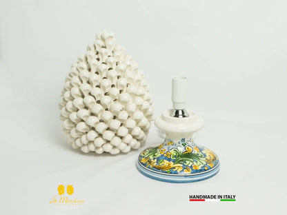 Lampada Pigna traforata Ceramica di Caltagirone bianca ornato blu 30cm