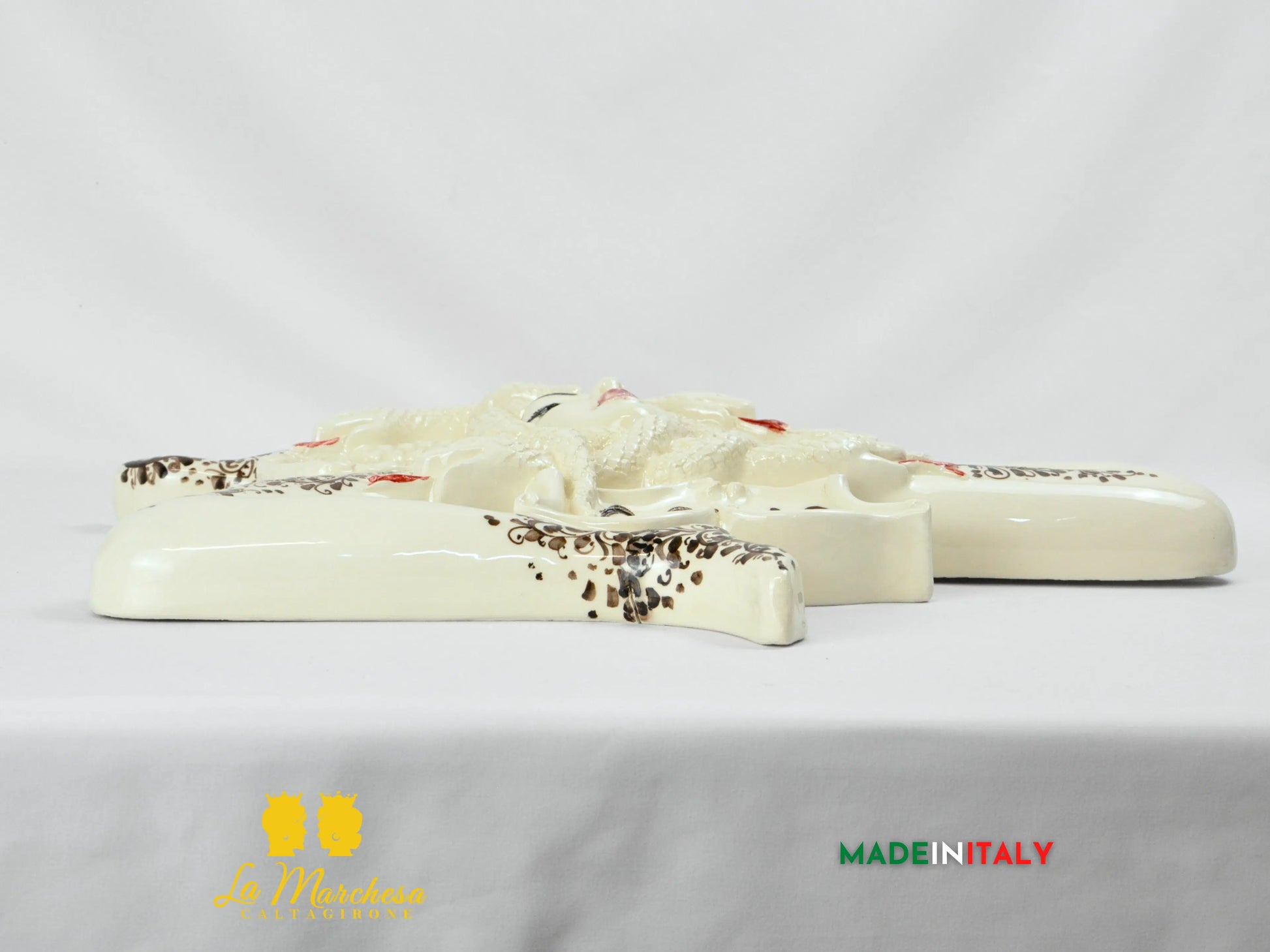 OUTLET - Trinacria in Ceramica Caltagirone Ornato Simbolo Sicilia 60cm