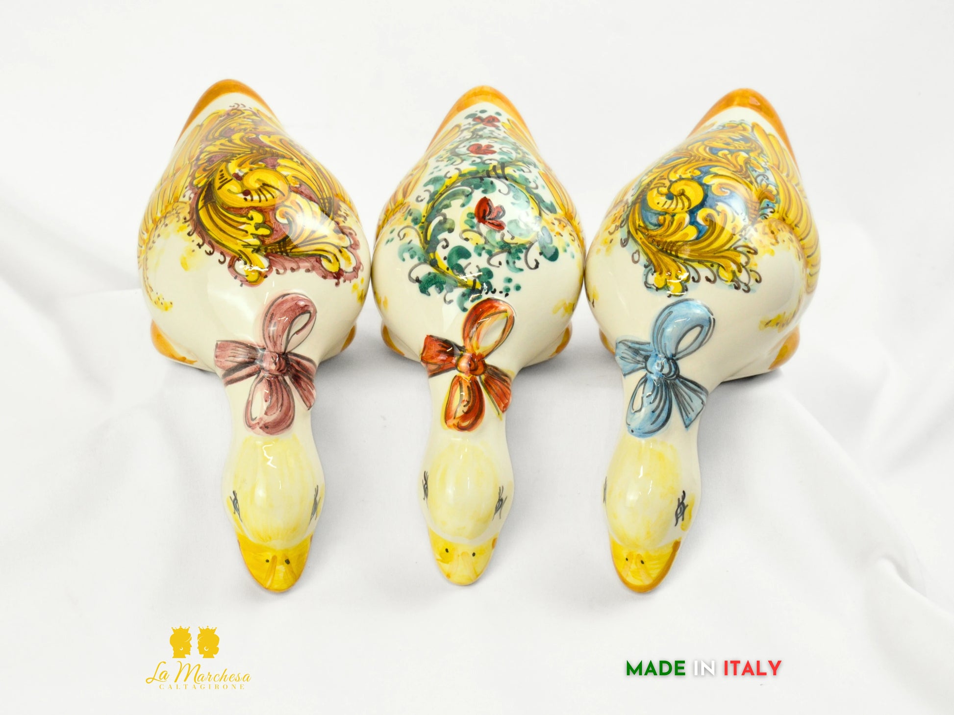 Papera Curiosa in Ceramica di Caltagirone con Fiocco - Varie Misure