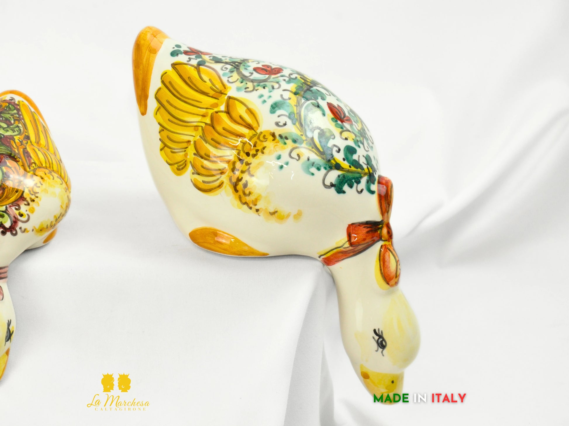 Papera Curiosa in Ceramica di Caltagirone con Fiocco - Varie Misure