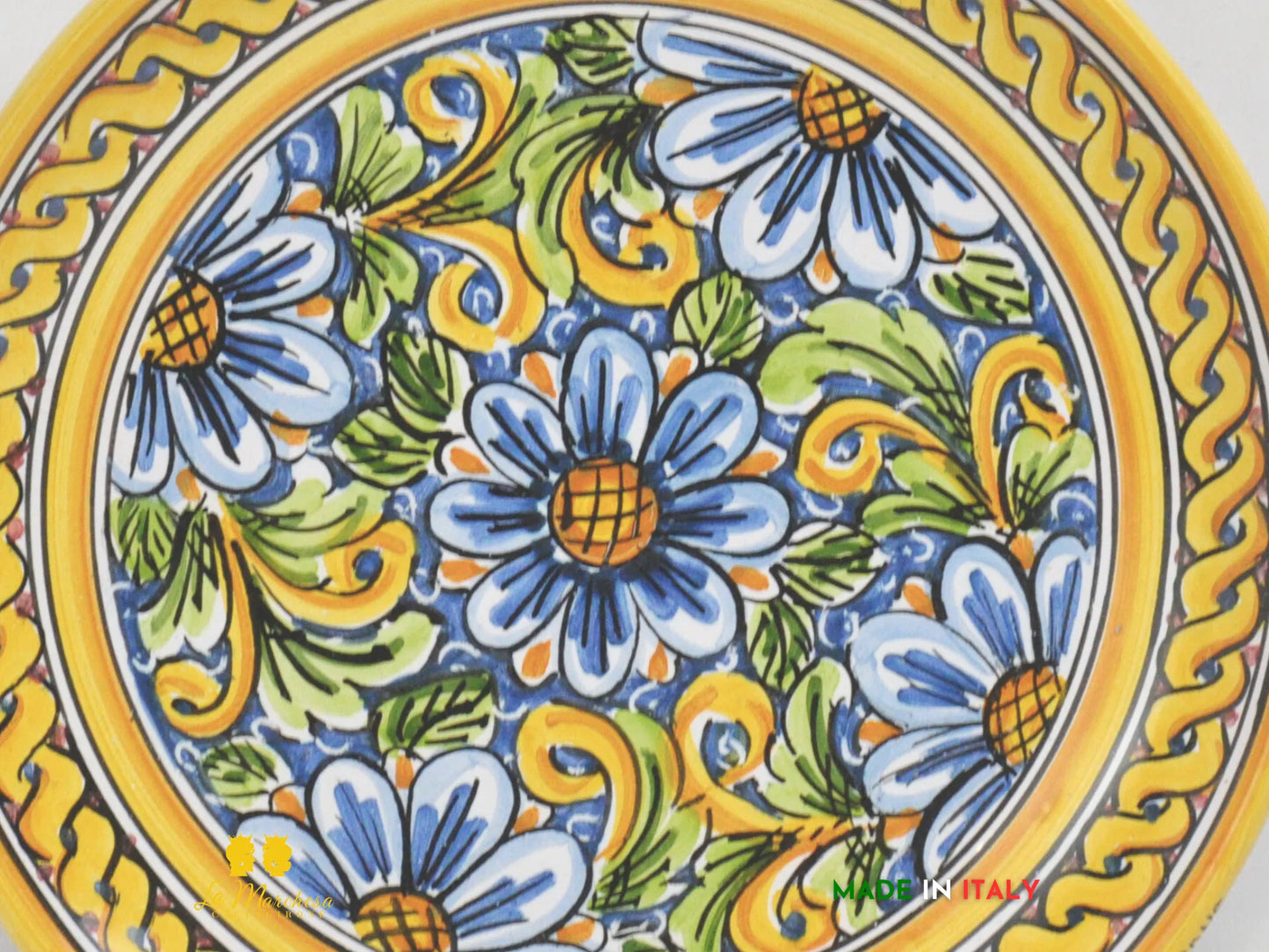 Piatto in Ceramica di Caltagirone rotondo treccia gialla ornato fiori 25cm