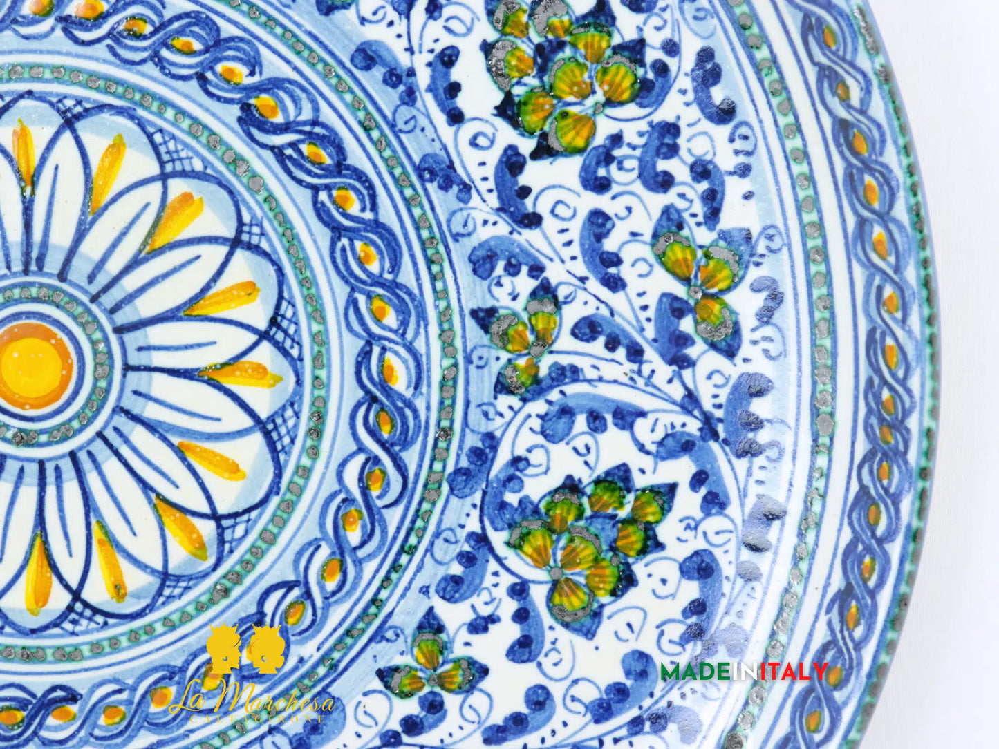 dettaglio Piatto Decorato in Ceramica di Caltagirone