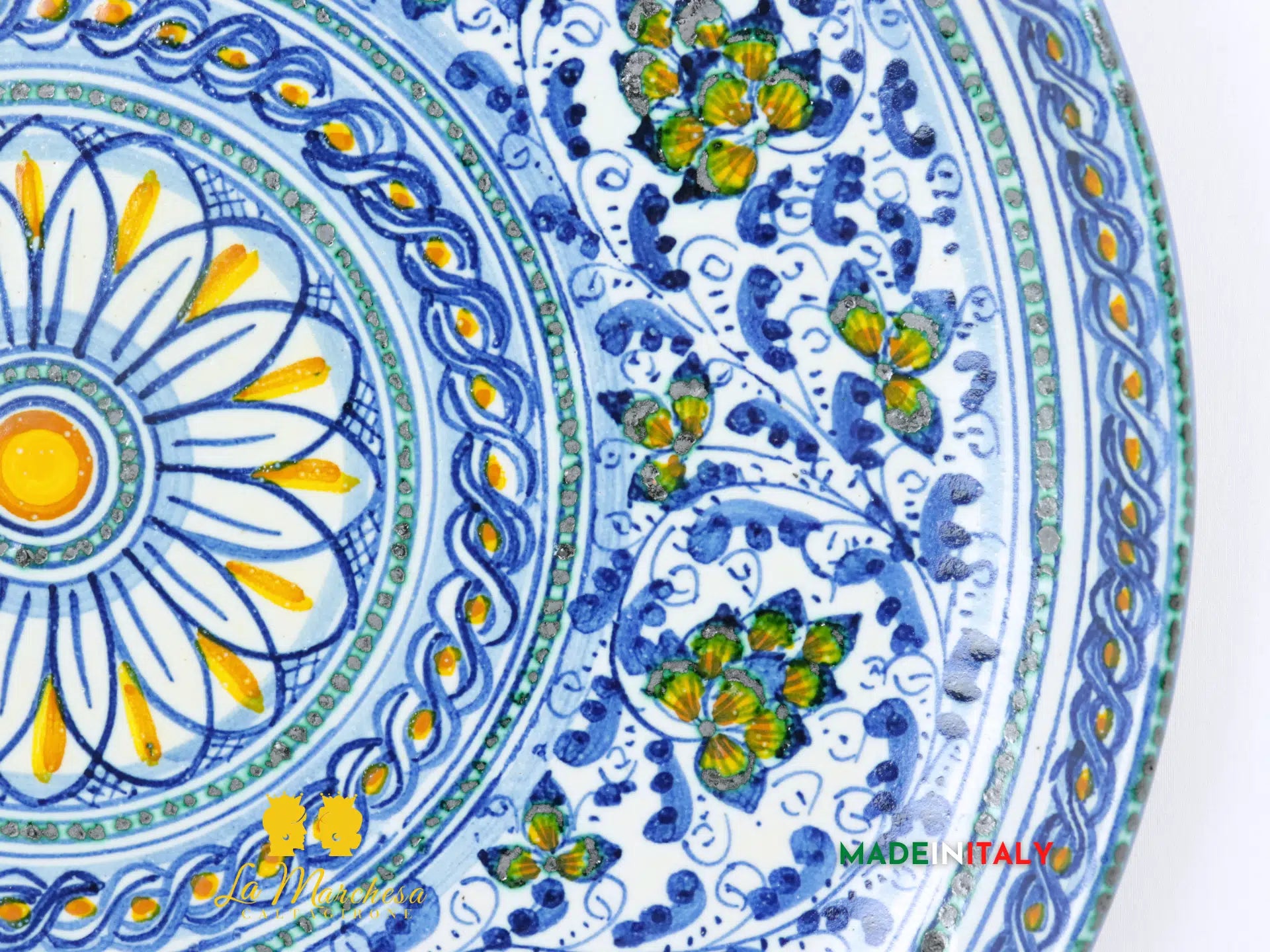 dettaglio Piatto Decorato in Ceramica di Caltagirone