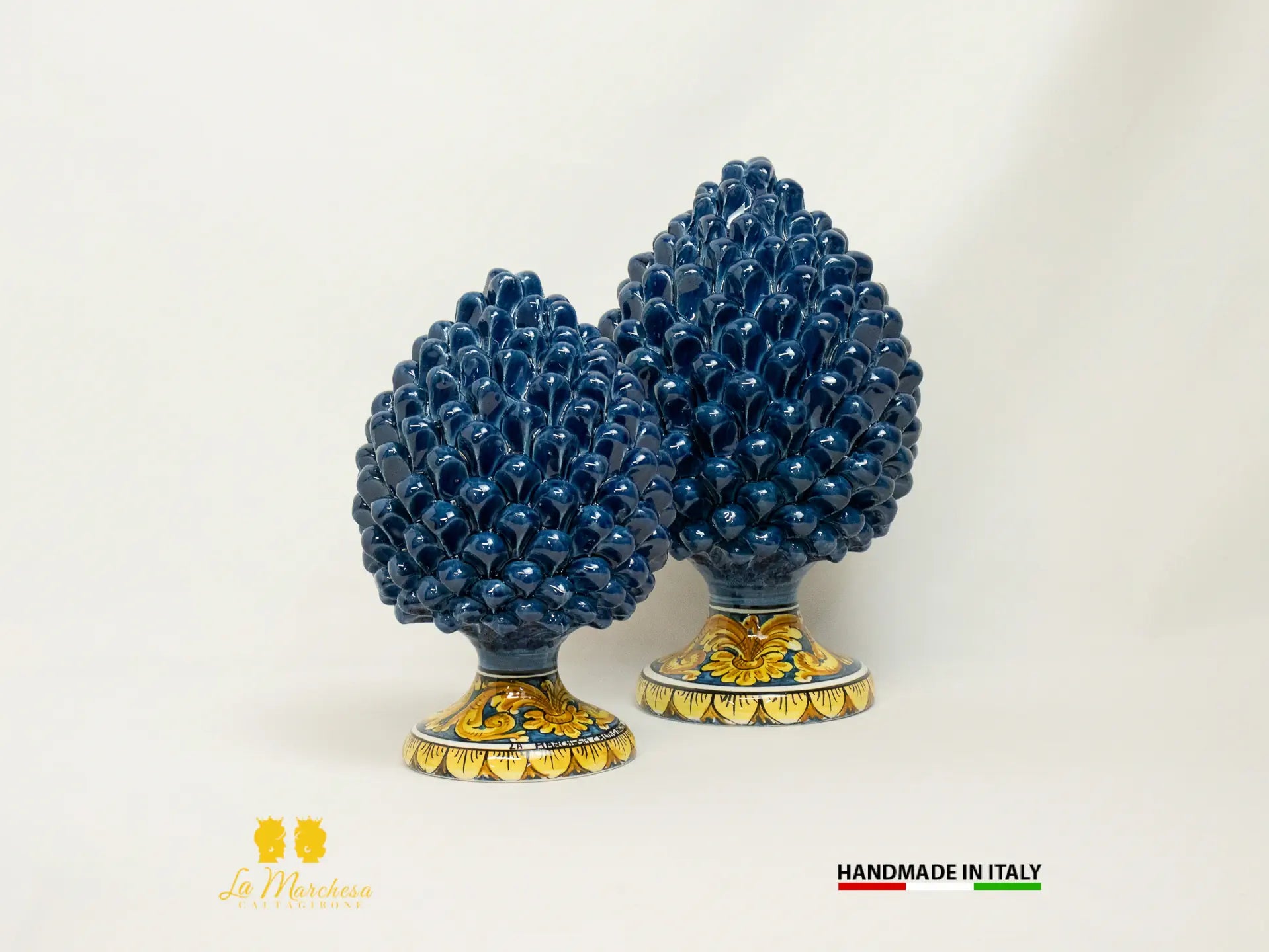 Pigna Siciliana in Ceramica di Caltagirone Blu antico- Varie Misure
