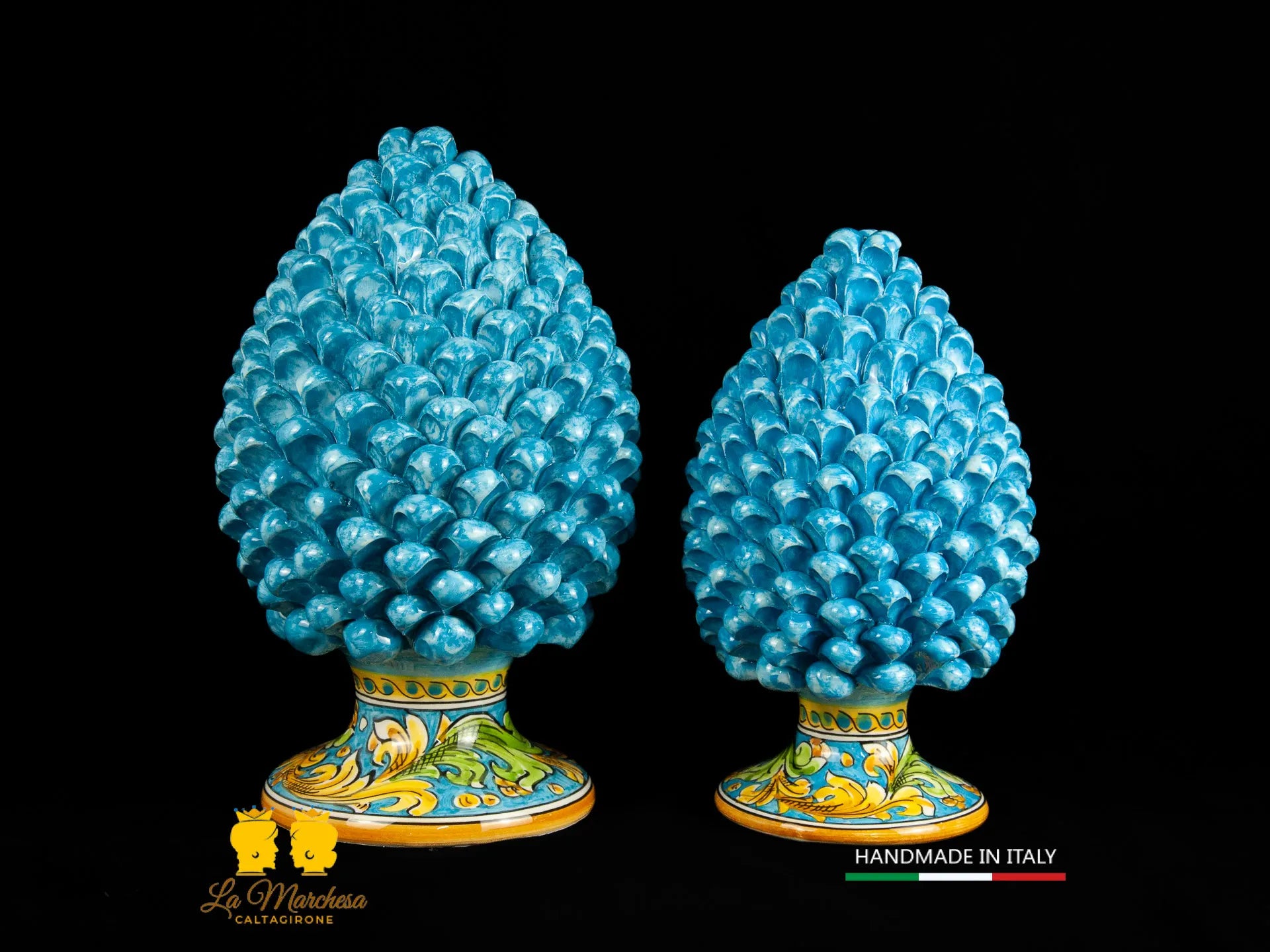 Pigna siciliana in ceramica di caltagirone celeste base ornato h31-26-2