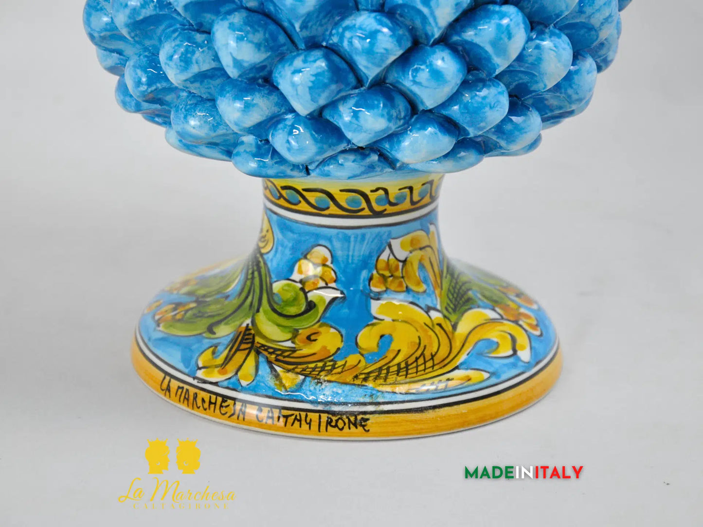 Pigna Siciliana in Ceramica di Caltagirone Celeste Base Ornato  - Varie Misure