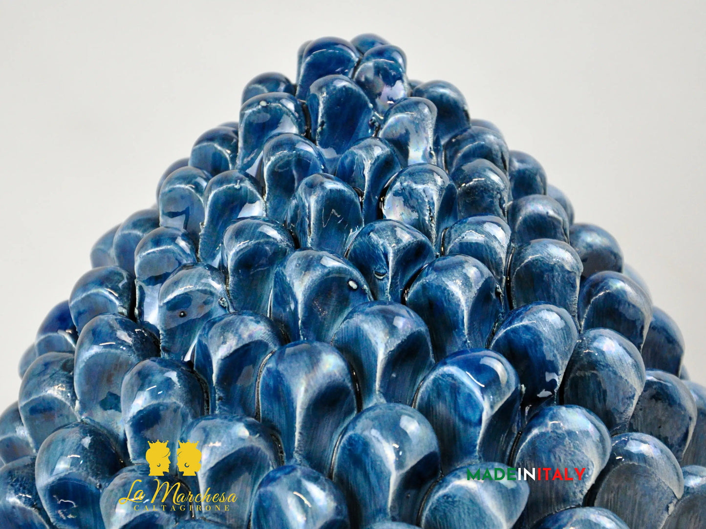 Pigna Siciliana in Ceramica di Caltagirone Madreperla blu 31cm