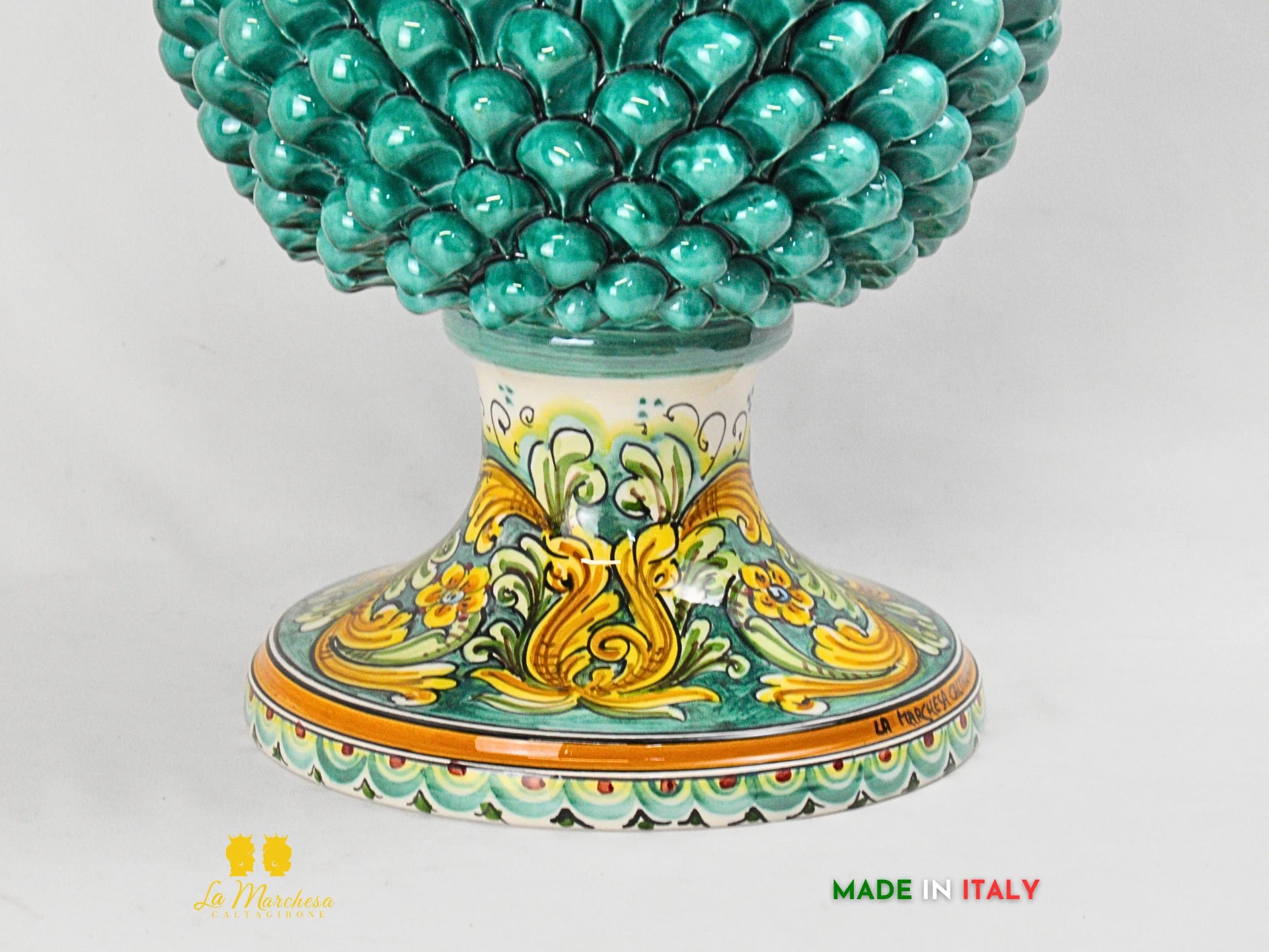 Pigna Siciliana in Ceramica di Caltagirone ornato barocco 52cm