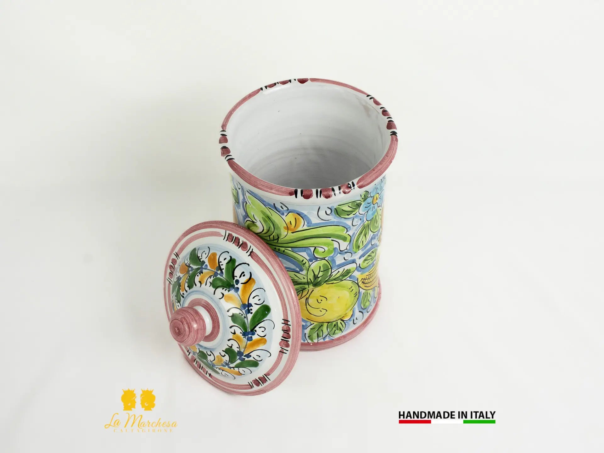 /Users/andrea/Library/CloudStorage/GoogleDrive-lamarchesaceramiche@gmail.com/Il mio Drive/foto/foto sito webp OK/cucina/centrotavola/piatto chicchi/blu cobalto chcchi esterni