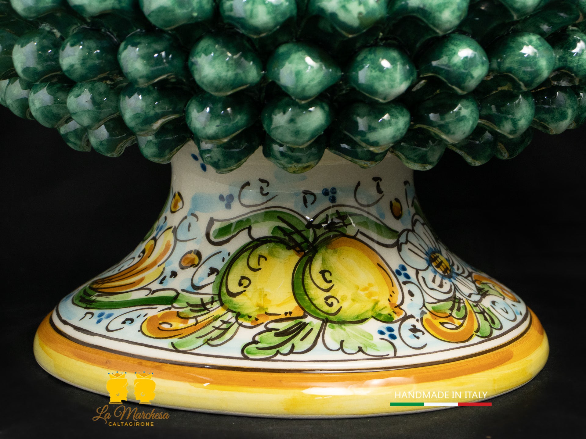 Portavaso mezza Pigna Siciliana Ceramica di Caltagirone Verde Rame ornato limoni H32cm
