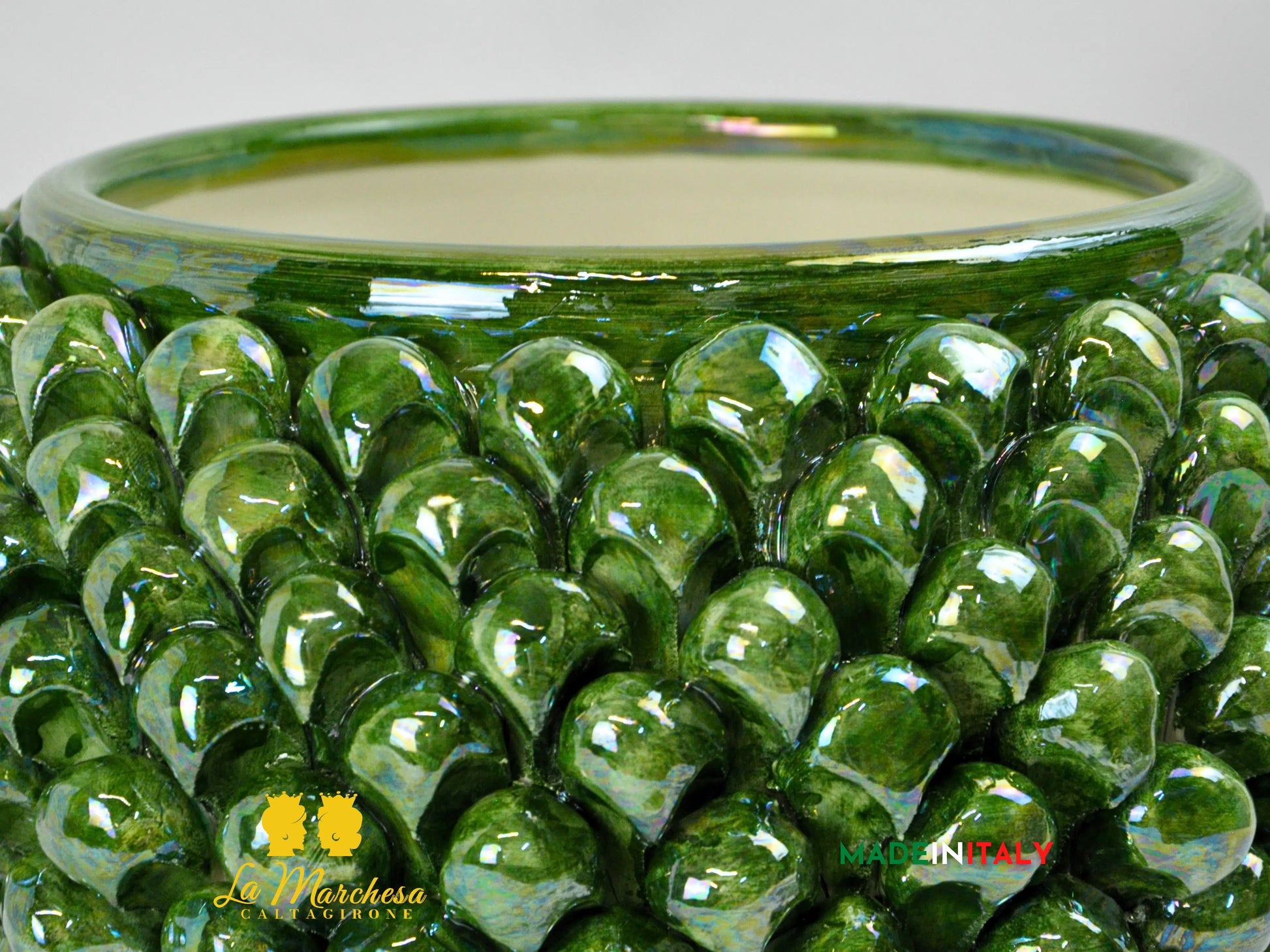 Portavaso Mezza Pigna Verde Madreperla in Ceramica di Caltagirone 27cm