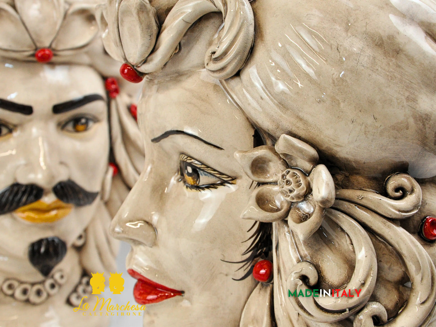 Coppia Teste di moro in Ceramica di Caltagirone fumè corona rossa 43cm