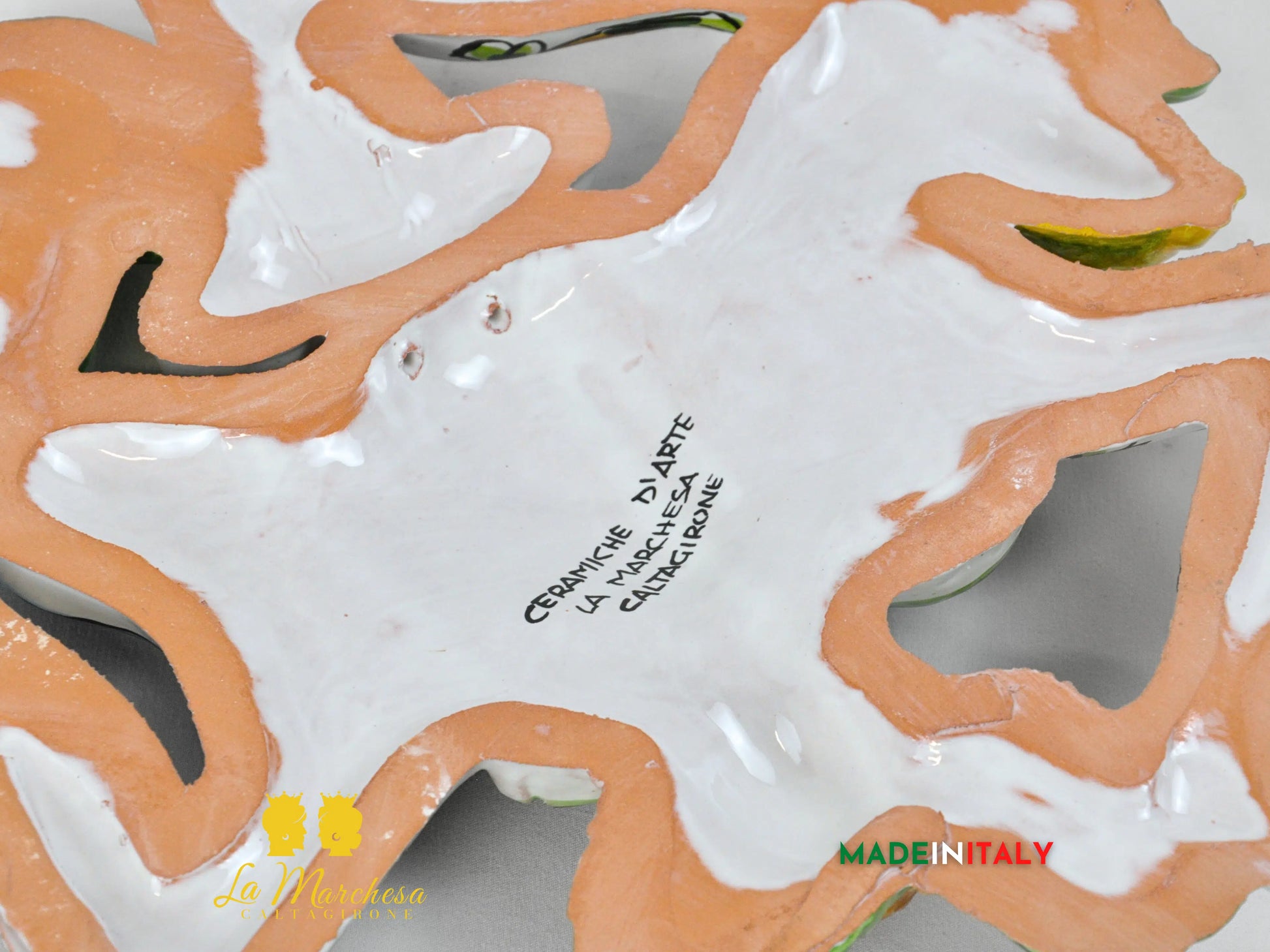 Trinacria Frutta Decorata in Ceramica di Caltagirone 30cm