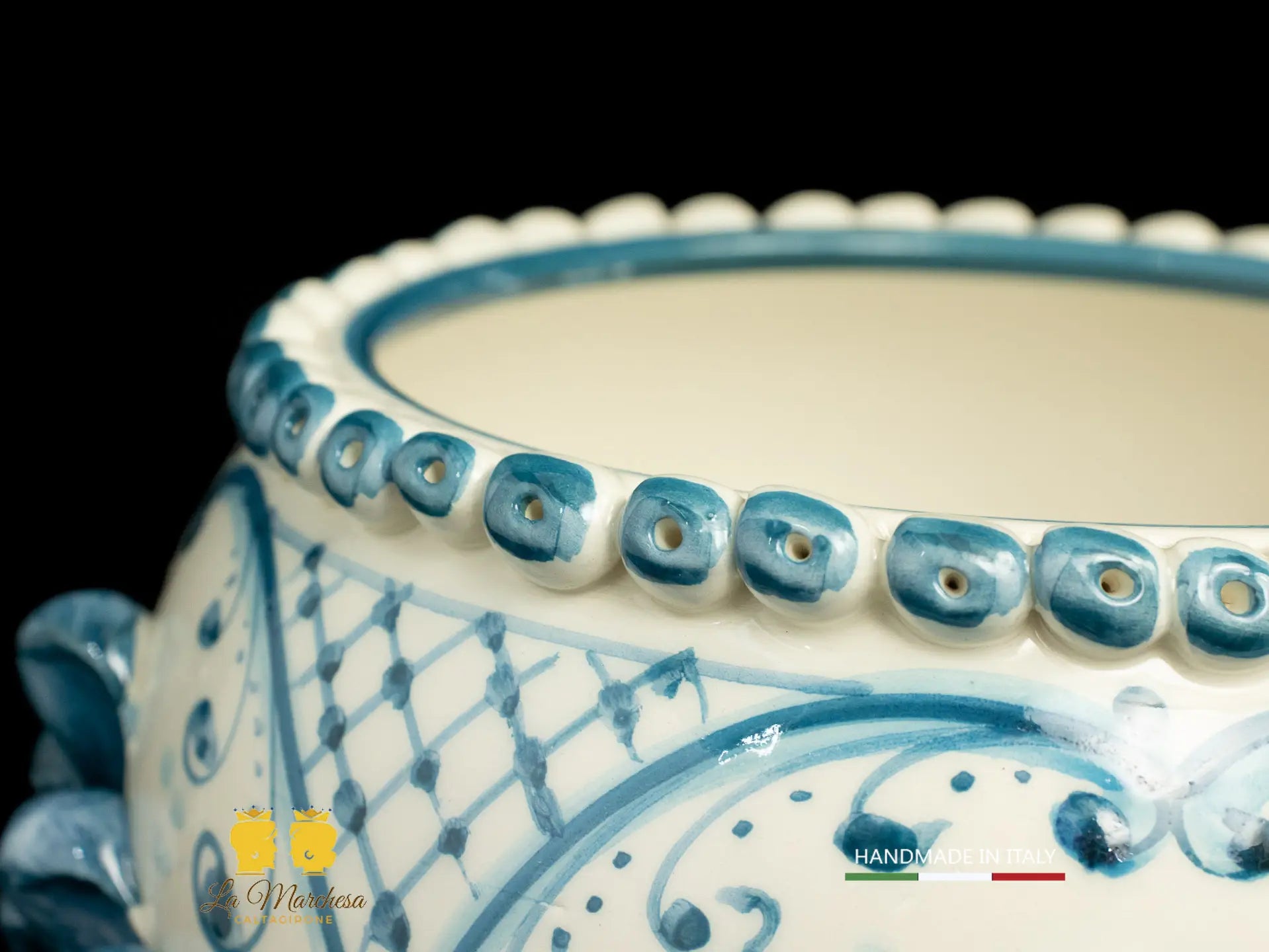Portavaso chicchi Pigna Siciliana in Ceramica di Caltagirone blu antico bianco cm20