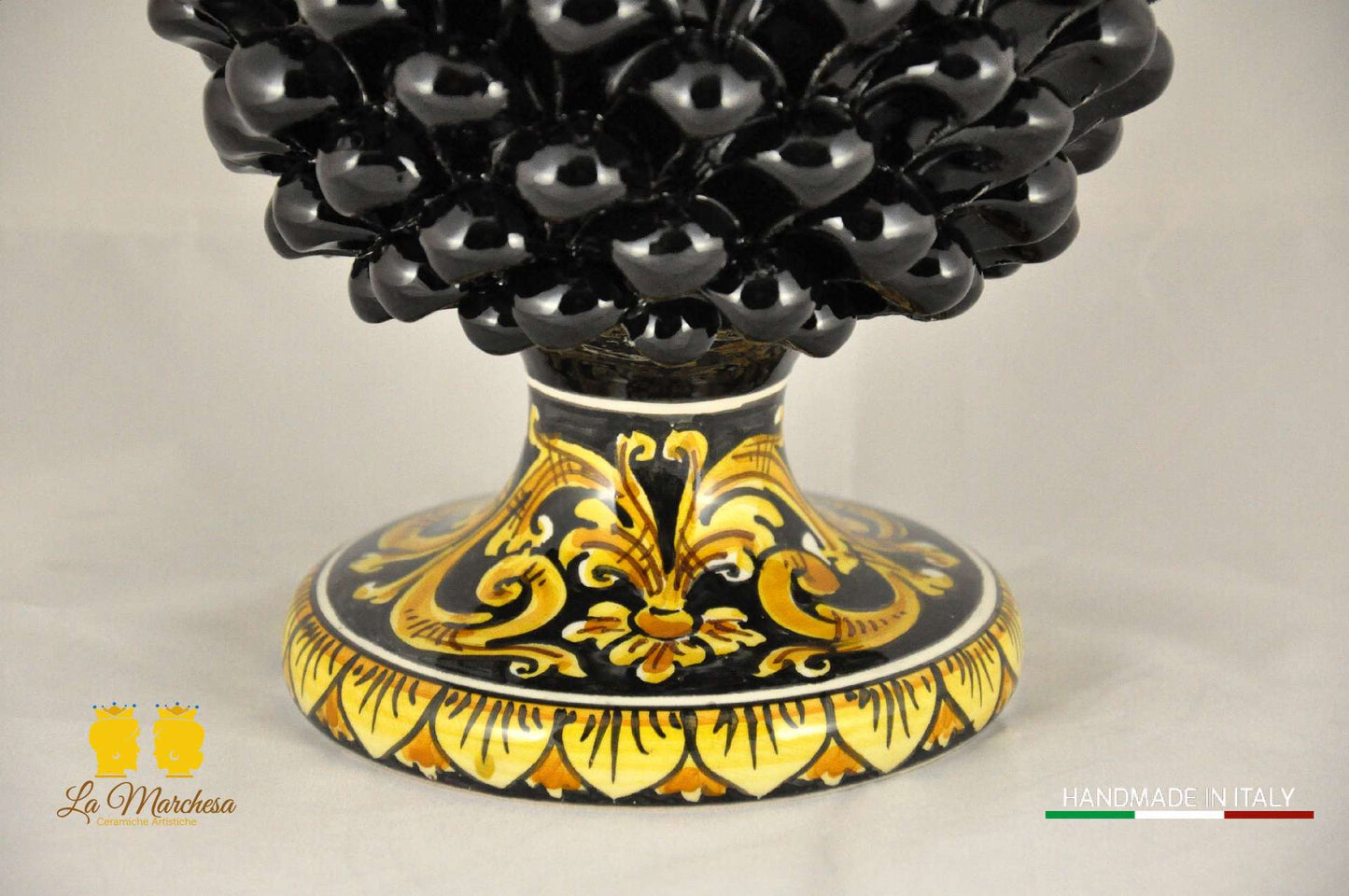 Pigna Siciliana in Ceramica di Caltagirone Artigianale Nero - Varie Misure